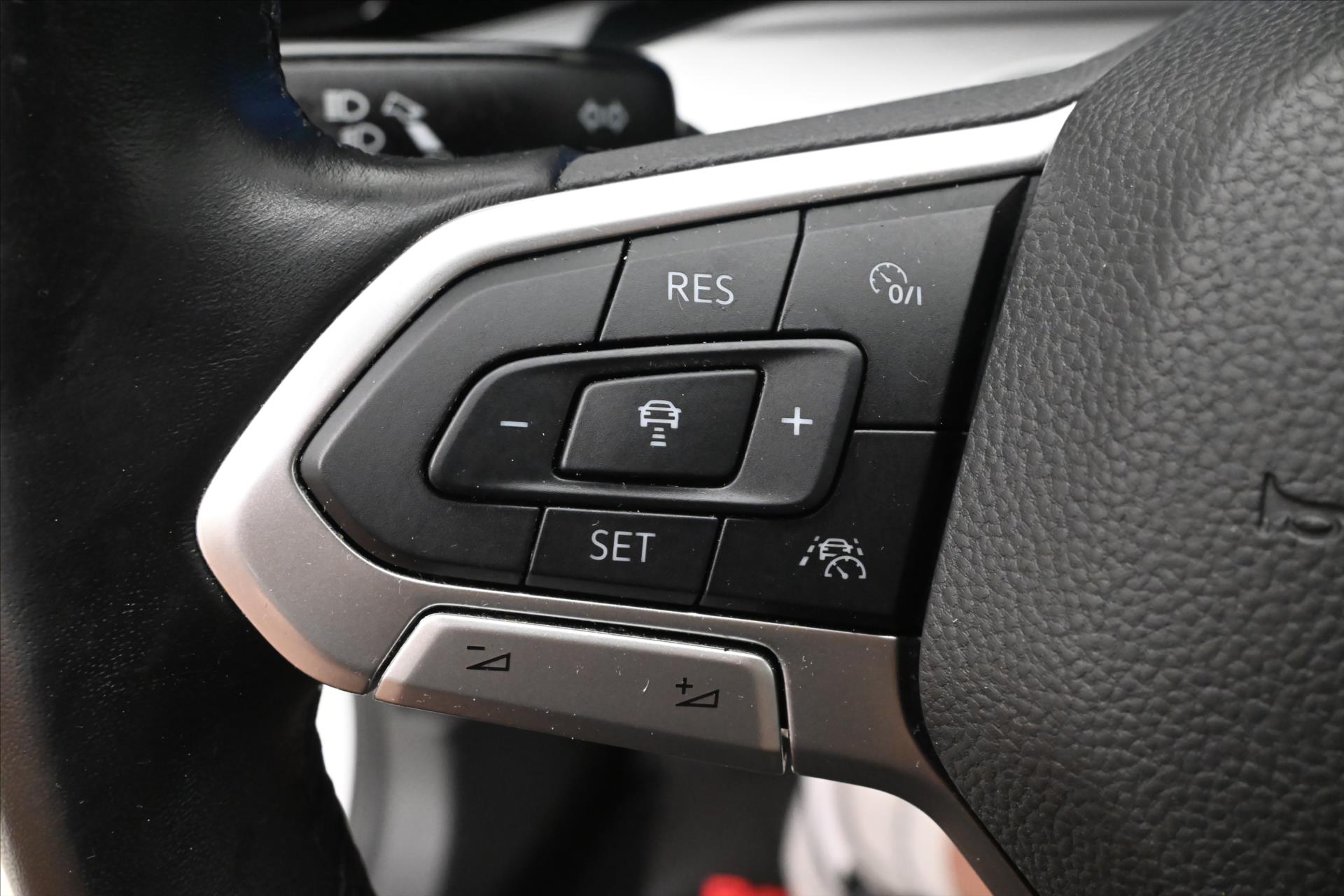 Hlavní fotografie vozu Volkswagen Golf 2,0 TDI 110 kW Life Záruka až 5 let (23)