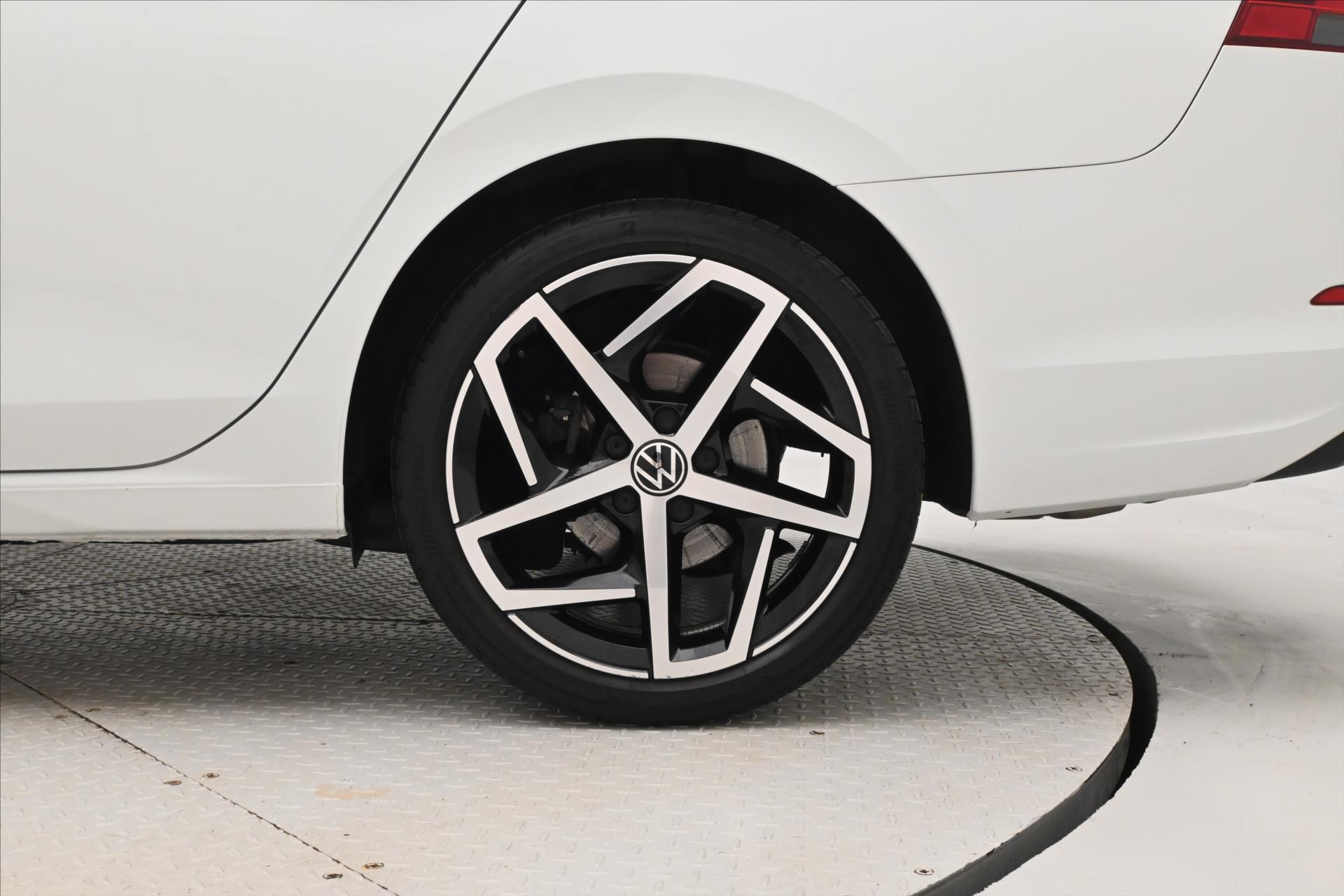 Hlavní fotografie vozu Volkswagen Golf 2,0 TDI 110 kW Life Záruka až 5 let (31)