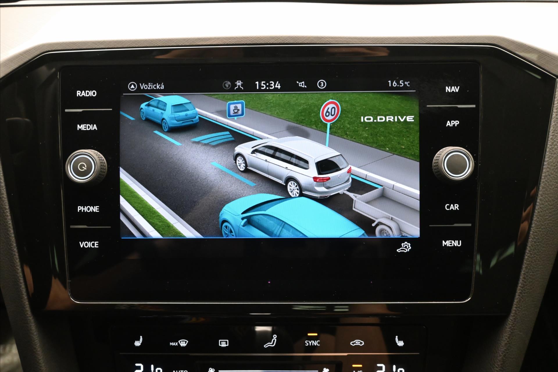 Hlavní fotografie vozu Volkswagen Passat 2,0 TDI 110KW DSG Business Záruka až 5 let (19)