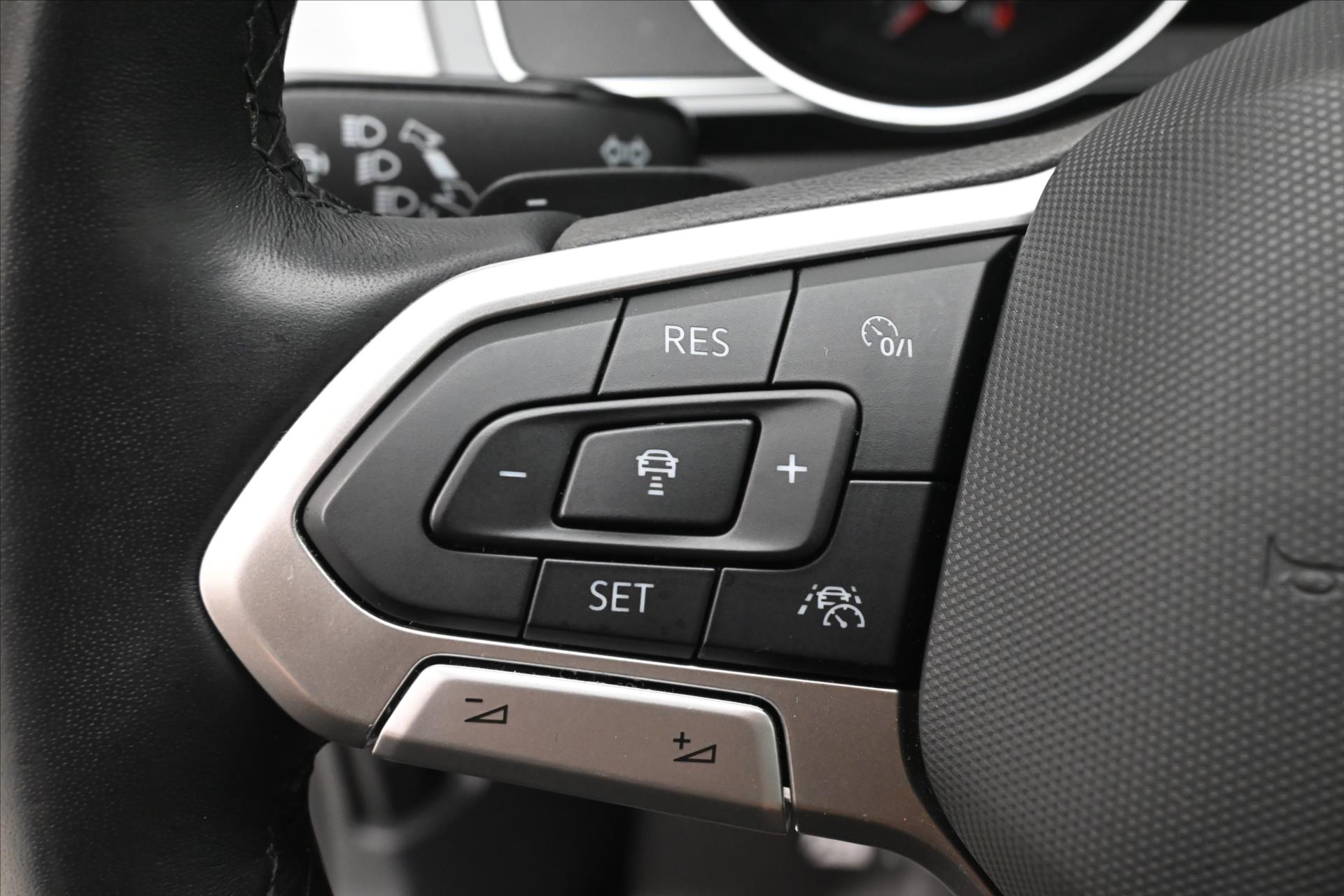 Hlavní fotografie vozu Volkswagen Passat 2,0 TDI 110KW DSG Business Záruka až 5 let (24)