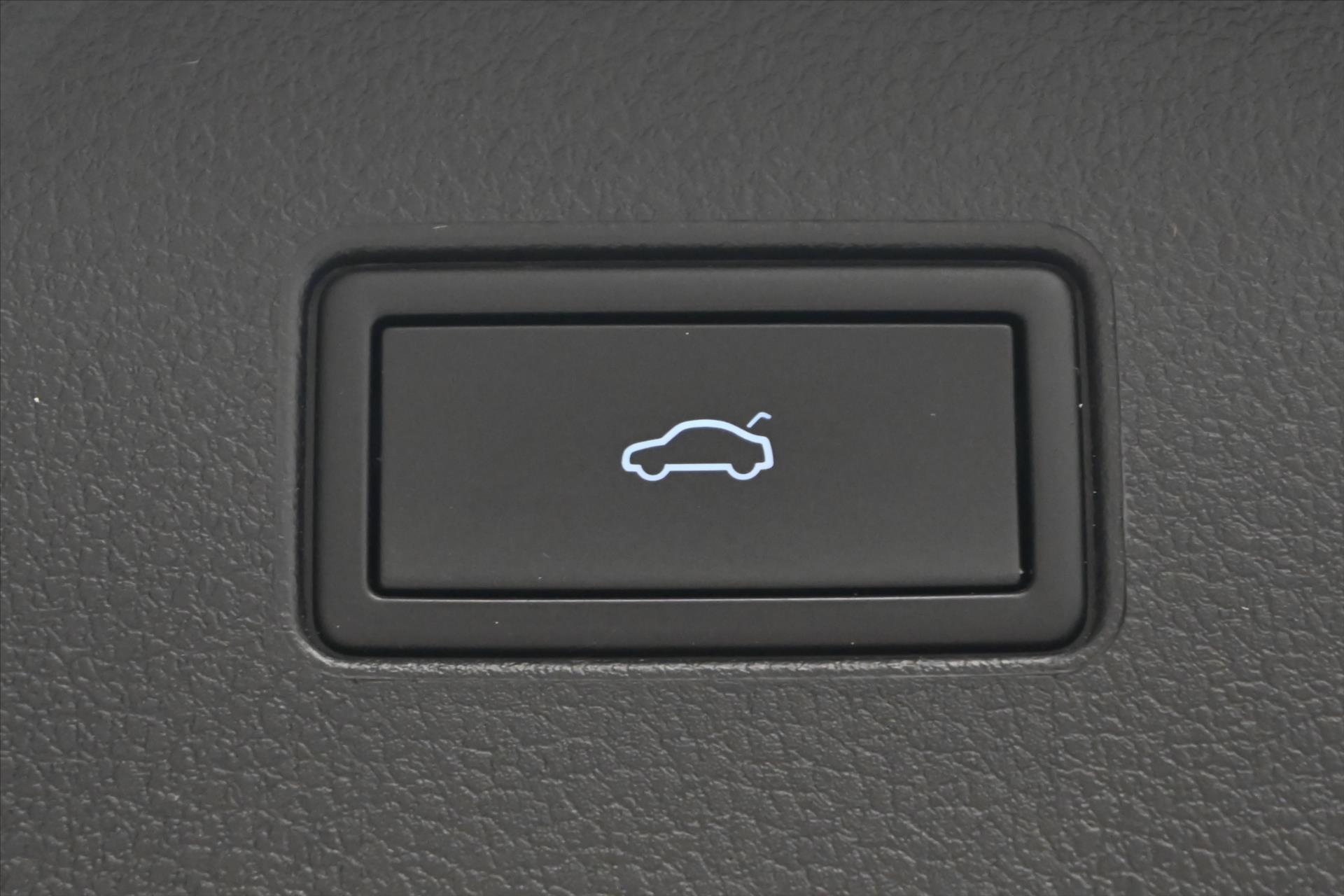 Hlavní fotografie vozu Volkswagen Passat 2,0 TDI 110KW DSG Business Záruka až 5 let (28)