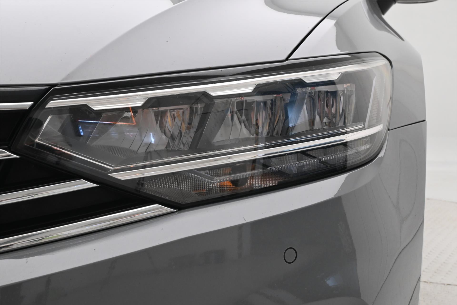 Hlavní fotografie vozu Volkswagen Passat 2,0 TDI 110KW DSG Business Záruka až 5 let (31)