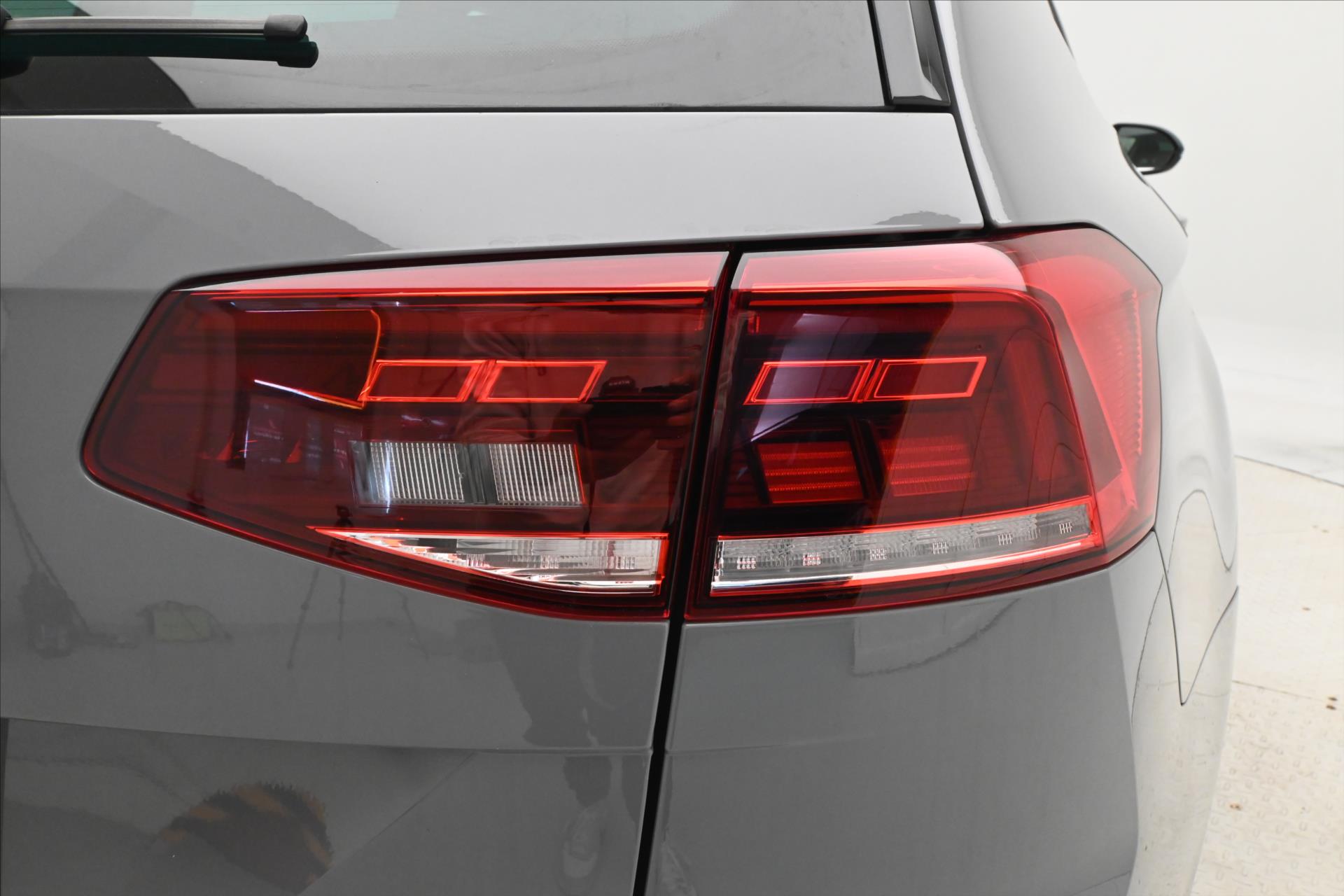 Hlavní fotografie vozu Volkswagen Passat 2,0 TDI 110KW DSG Business Záruka až 5 let (32)