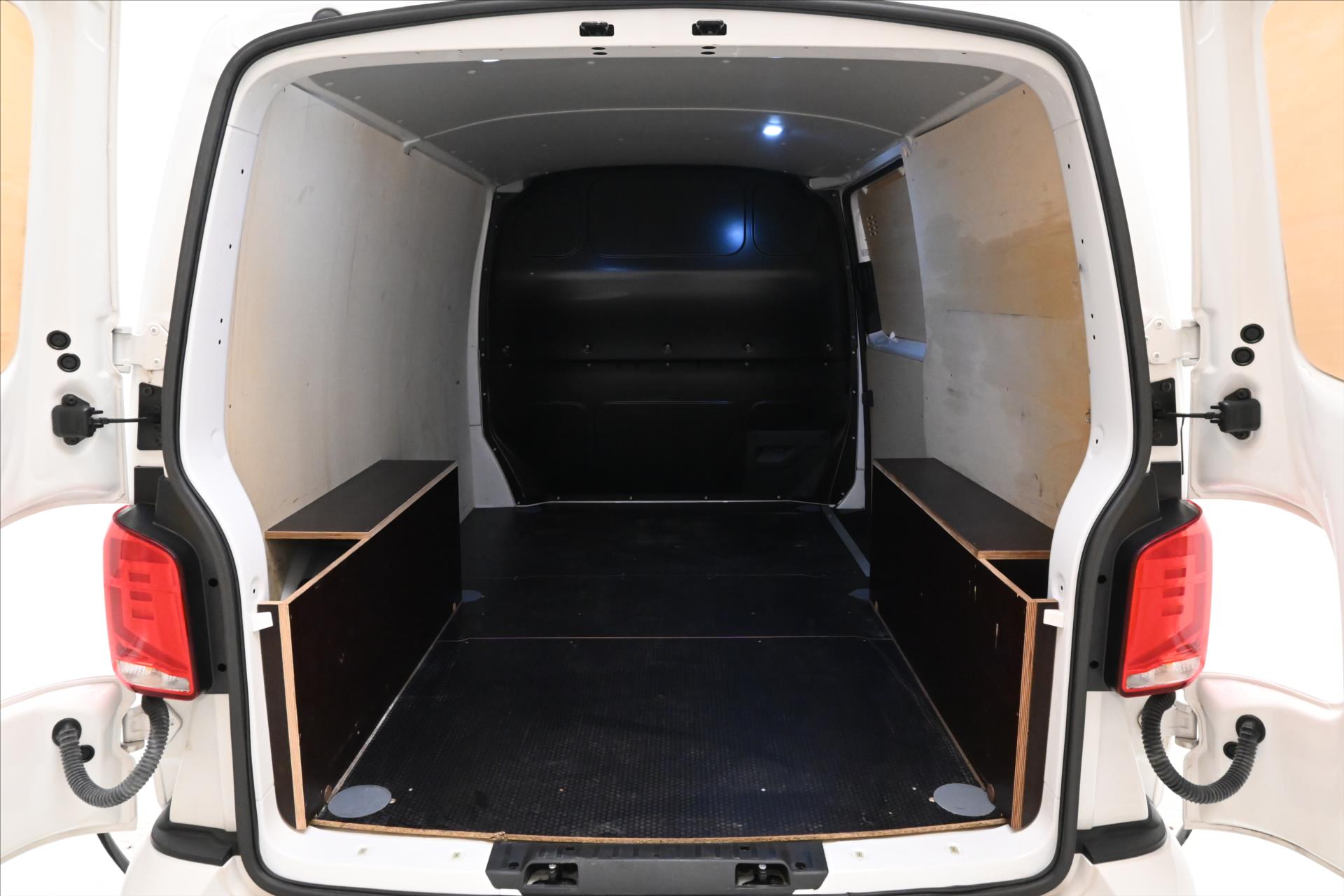 Main photo of the car Volkswagen Transporter 2.0 TDI 110 kW Navigation Warranty up to 5 years (10)