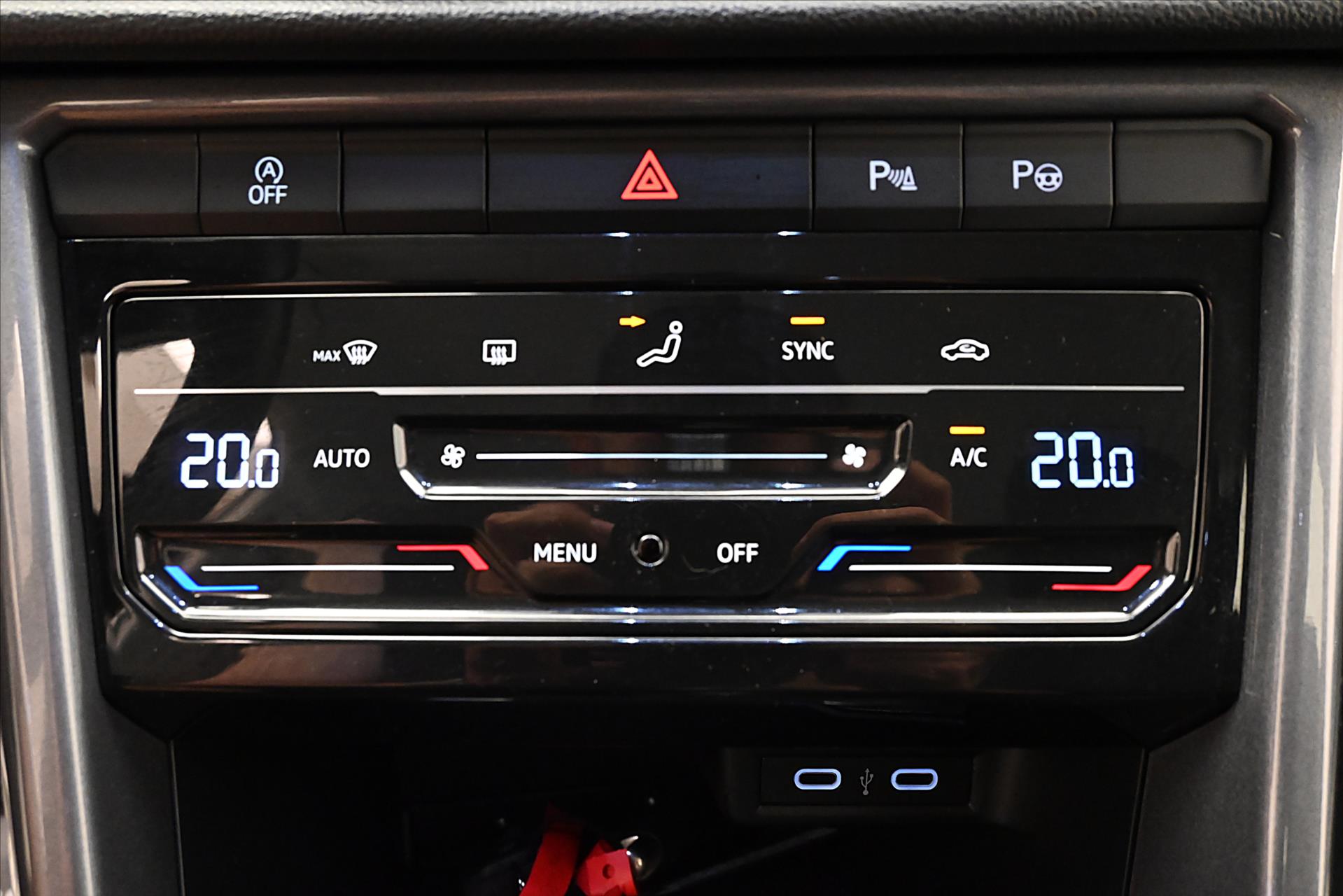 Main photo of the car Volkswagen T-Roc 2.0 TDI 110kW DSG Warranty up to 5 years (21)