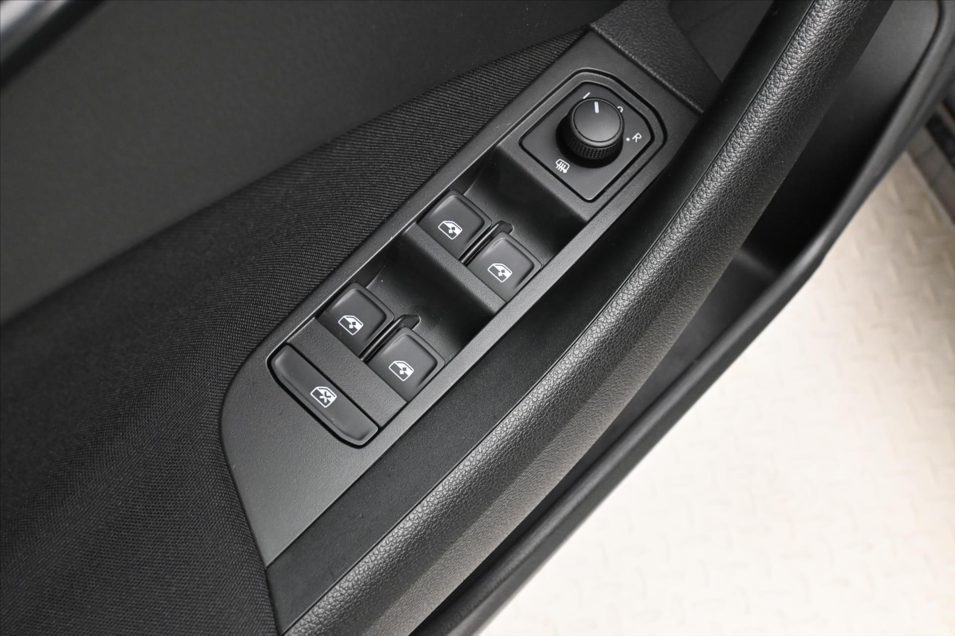 Main photo of the car Skoda Kamiq 1.0 TSI 70kW Manual Warranty up to 5 years (25)