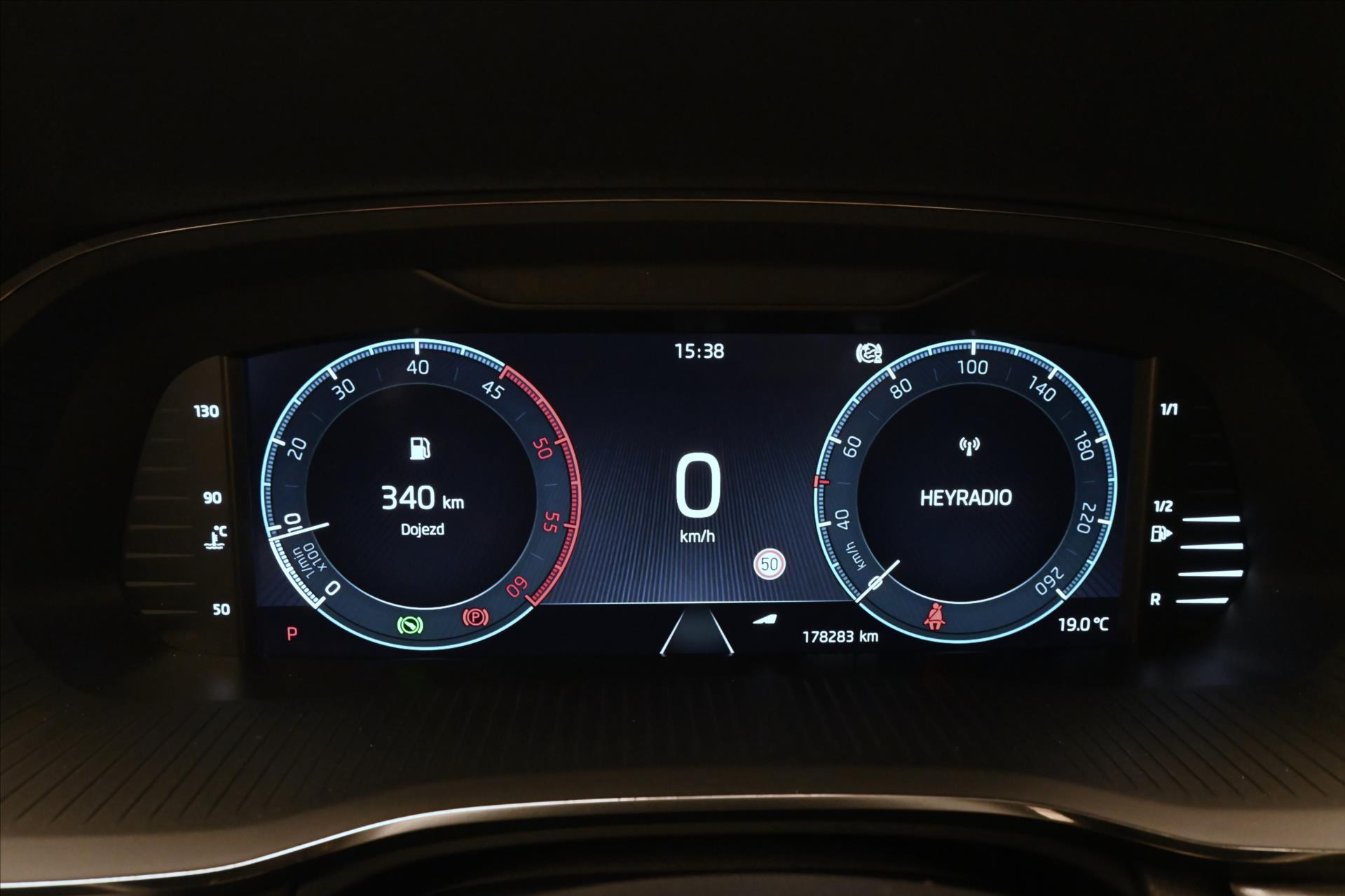 Hlavní fotografie vozu Škoda Octavia 2,0 TDI 110kW DSG Ambition Záruka až 5 let (16)