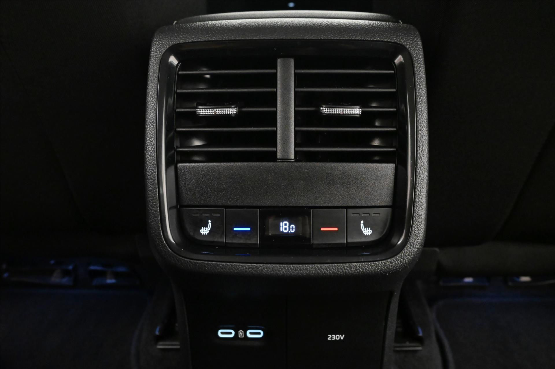 Hlavní fotografie vozu Škoda Octavia 2,0 TDI 110kW DSG Ambition Záruka až 5 let (22)