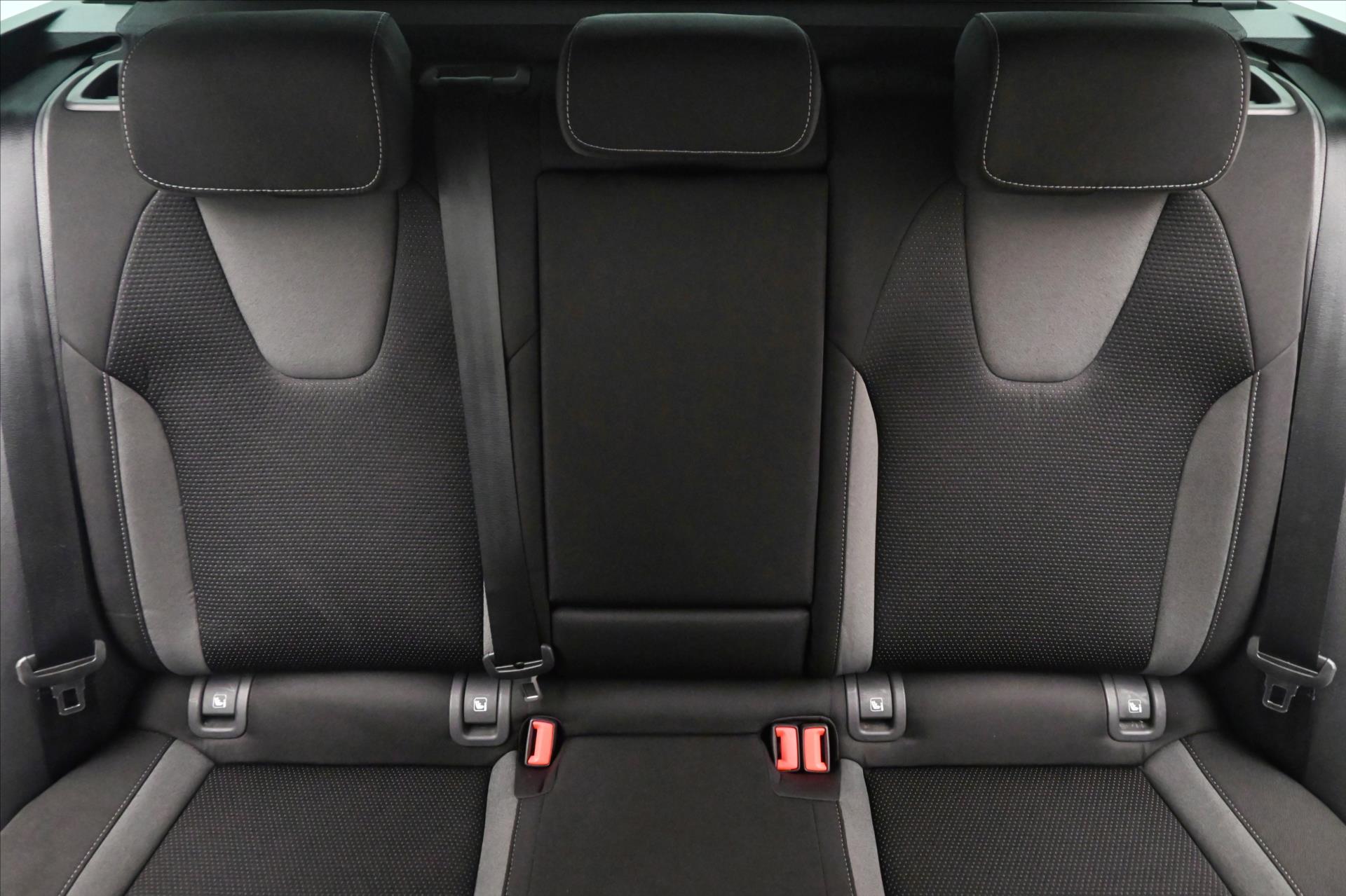 Hlavní fotografie vozu Škoda Octavia 2,0 TDI 110kW DSG Ambition Záruka až 5 let (29)