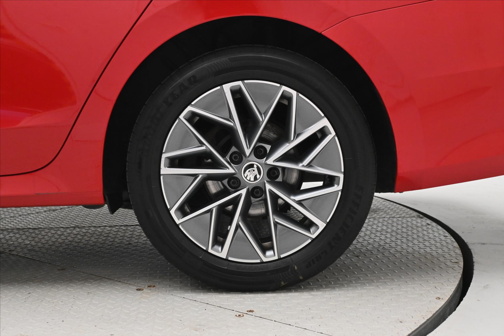 Hlavní fotografie vozu Škoda Octavia 2,0 TDI 110kW DSG Ambition Záruka až 5 let (33)