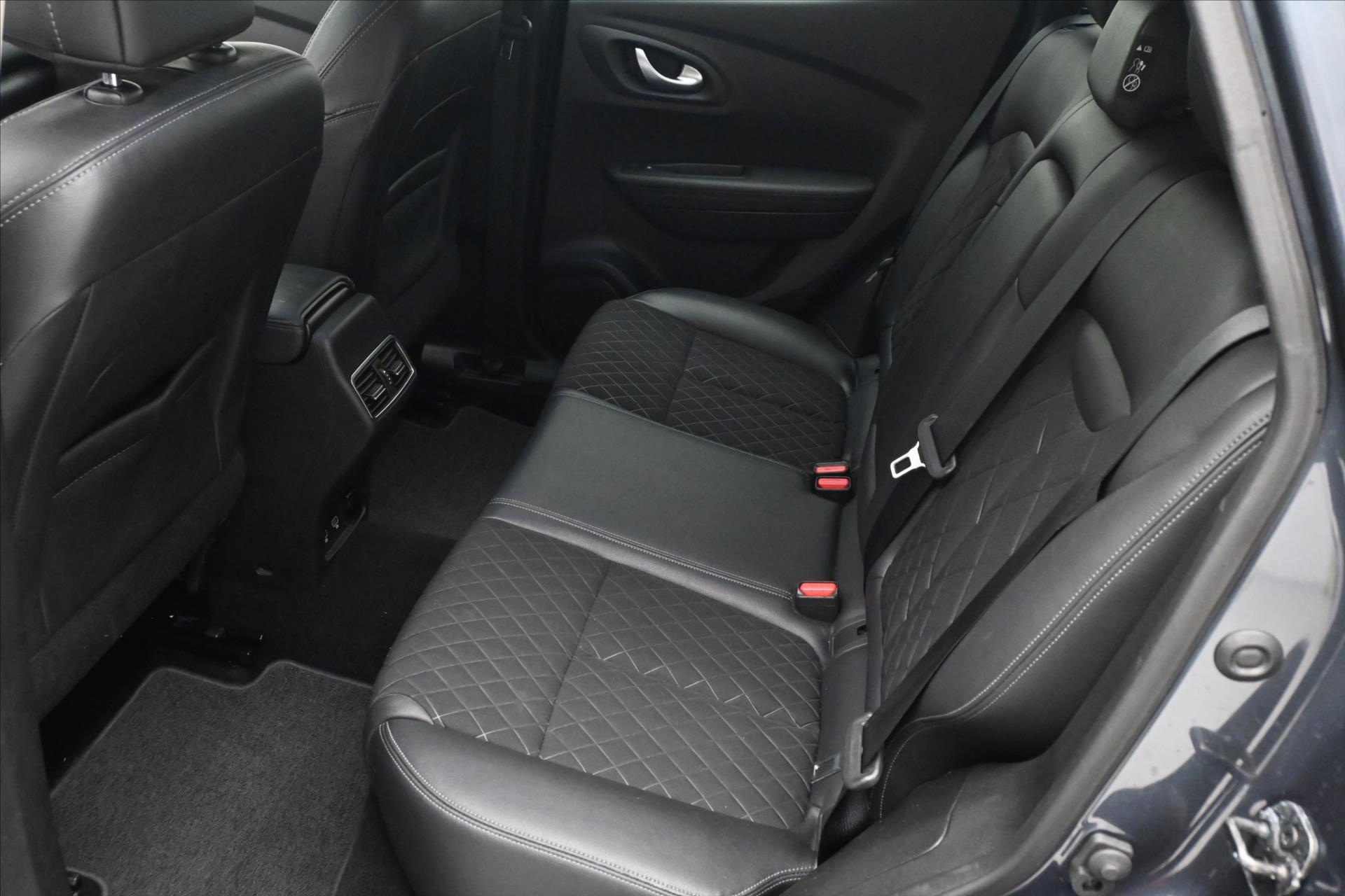 Hlavní fotografie vozu Renault Kadjar 1,3 Tce 116kw AT Intens Záruka až 5 let (14)