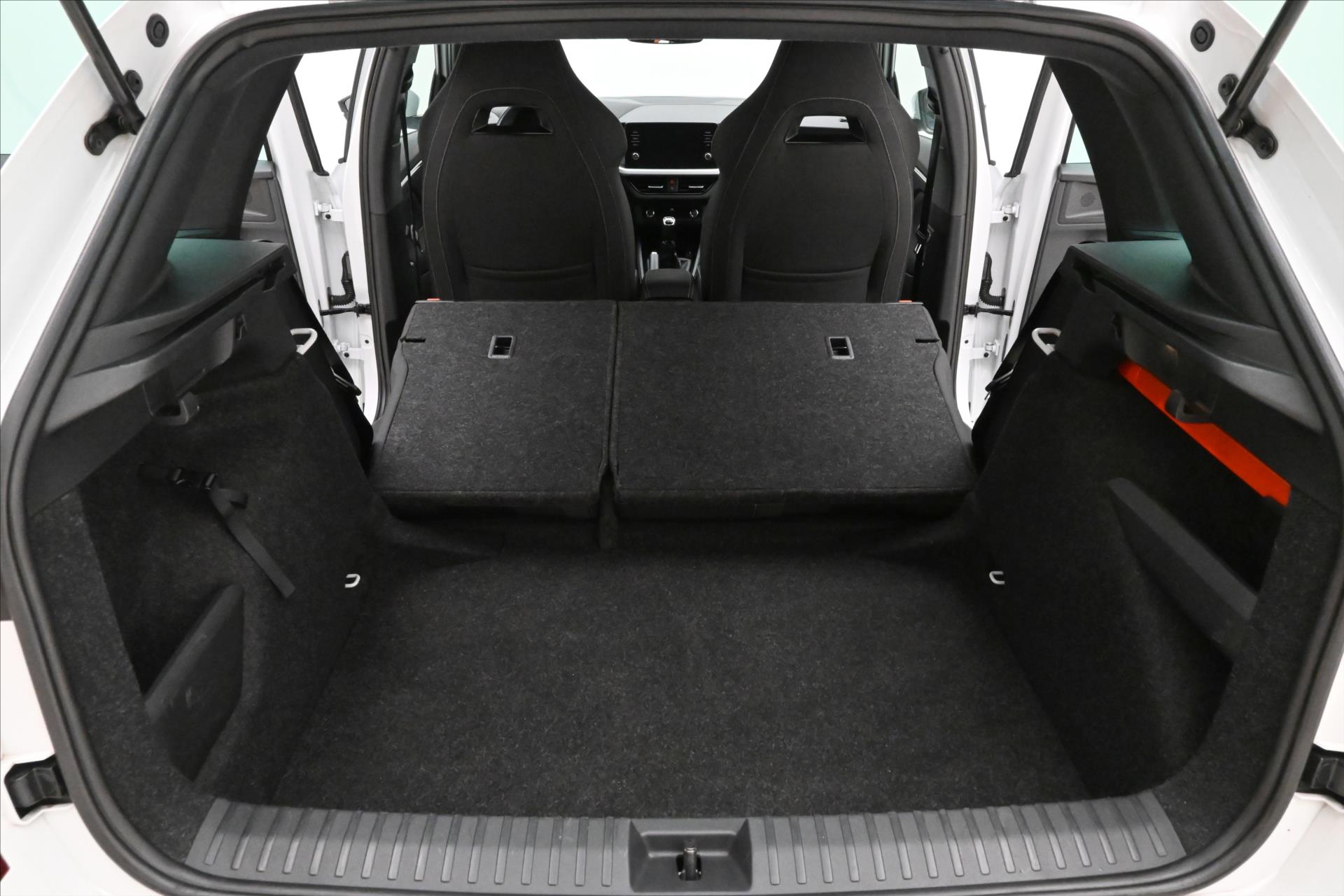 Main photo of the car Skoda Kamiq 1.0 TSI 81 kW Sport Warranty up to 5 years (11)