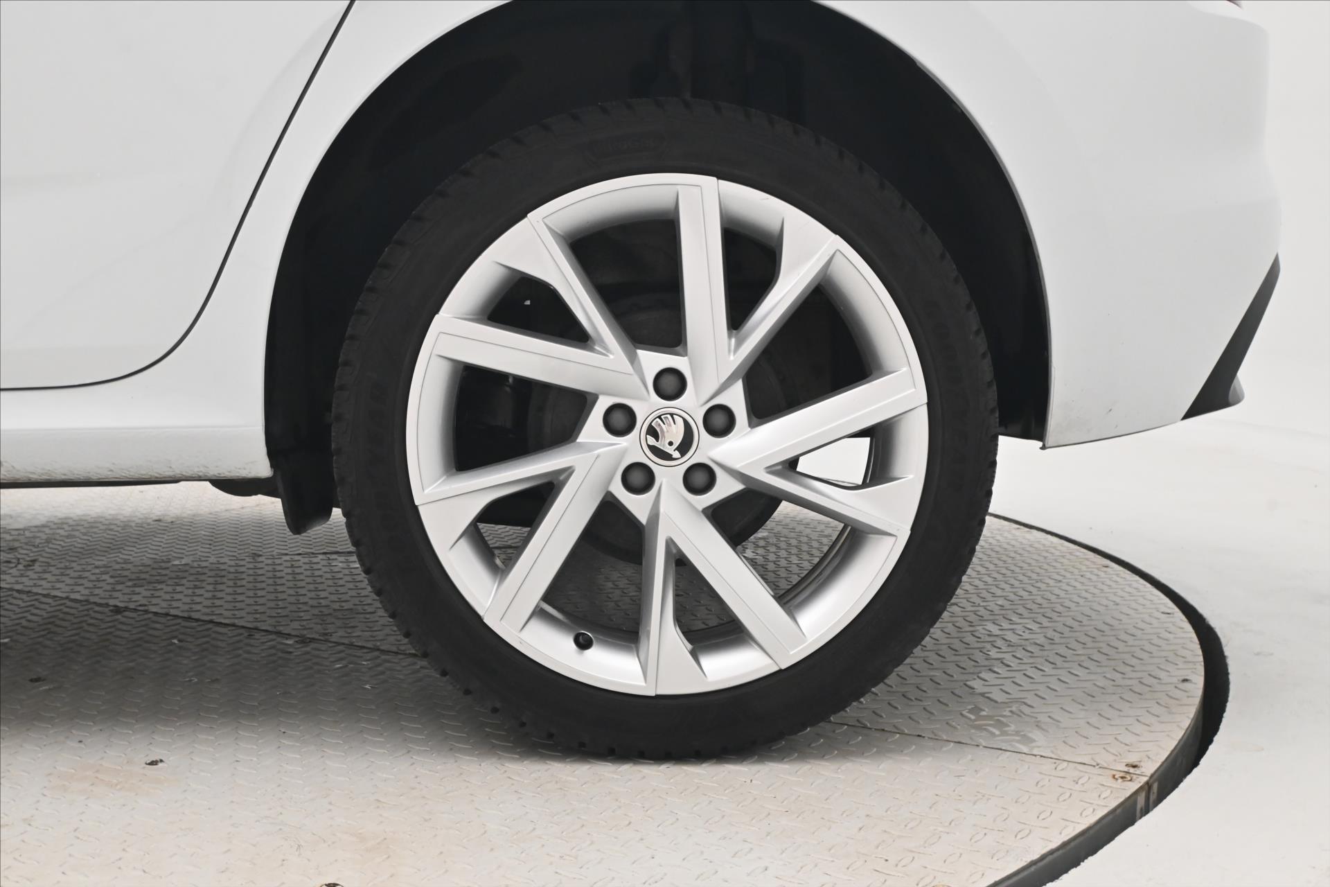 Main photo of the car Skoda Kamiq 1.0 TSI 81 kW Sport Warranty up to 5 years (29)