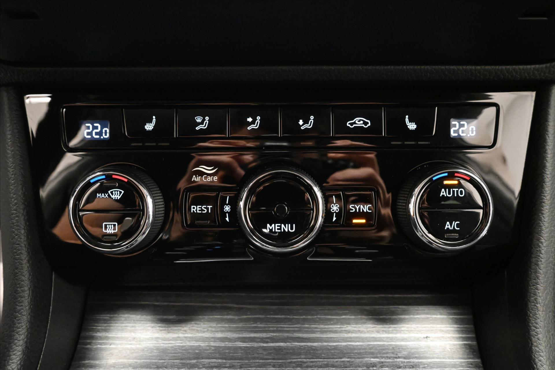 Hlavní fotografie vozu Škoda Superb 2,0 TDI 110kW DSG Style Záruka až 5 let (21)