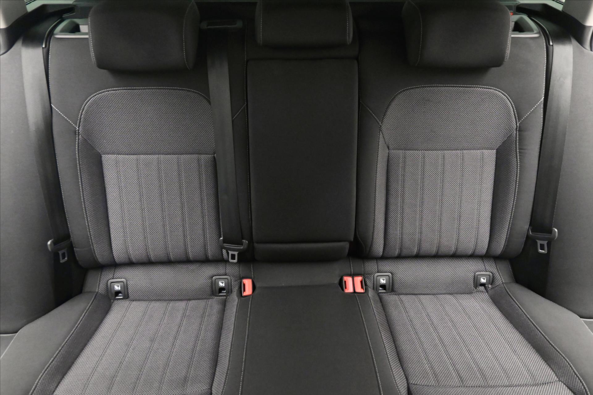 Hlavní fotografie vozu Škoda Superb 2,0 TDI 110kW DSG Style Záruka až 5 let (29)