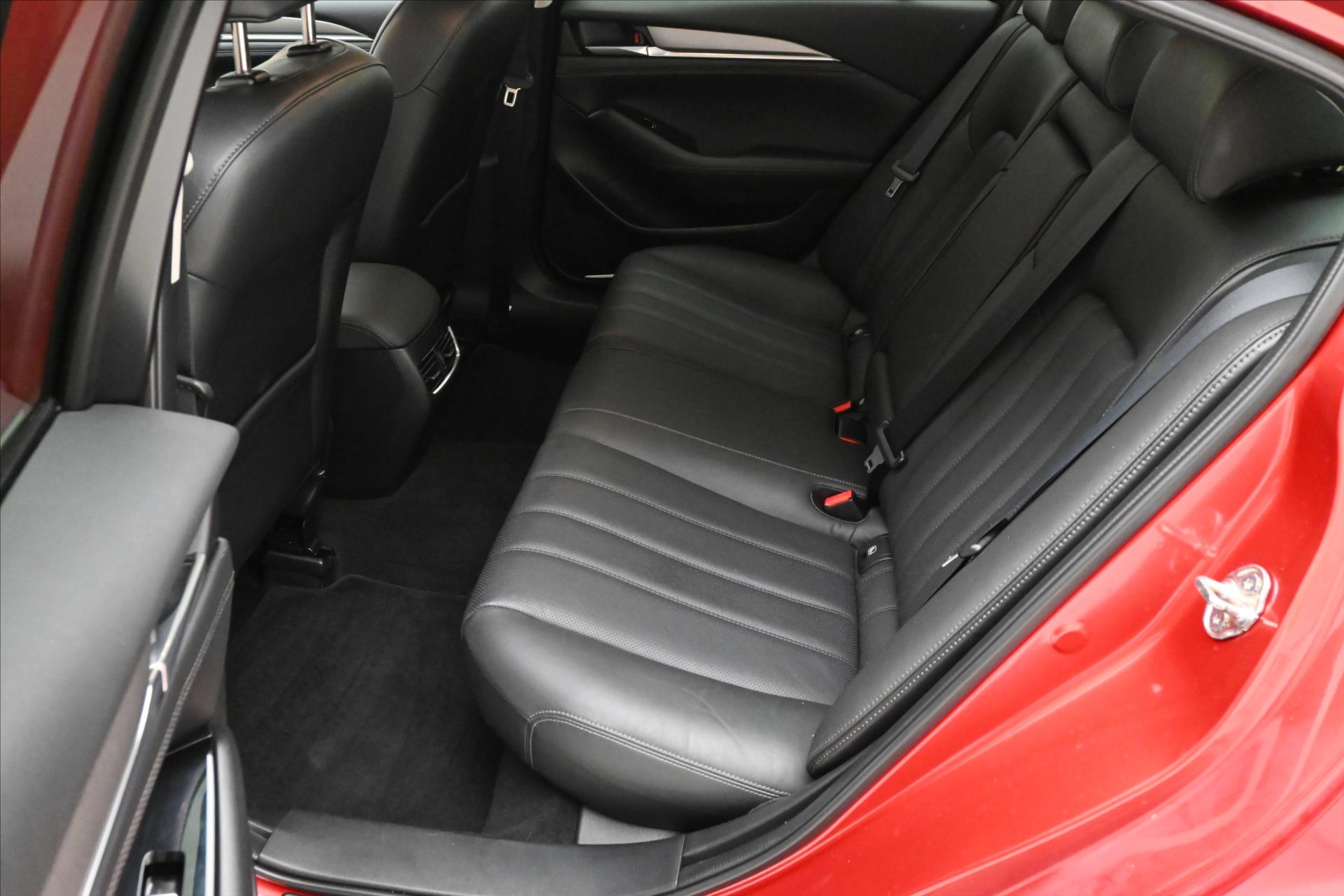 Hlavní fotografie vozu Mazda 6 2,0 SkyActiv-G 121 kW Záruka až 5 let (14)