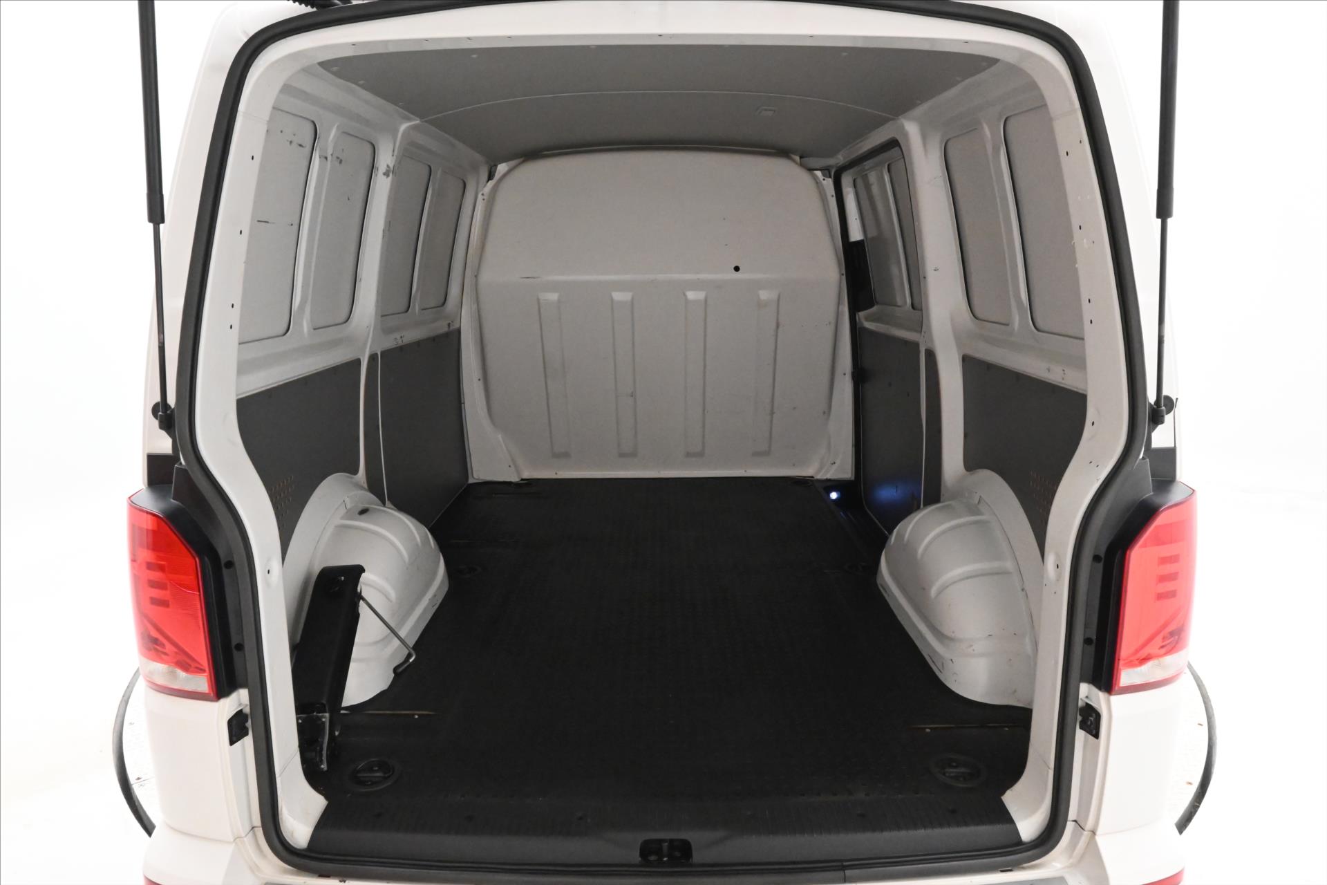 Hlavní fotografie vozu Volkswagen Transporter 2,0 TDI 110 kW DSG Záruka až 5 let (10)