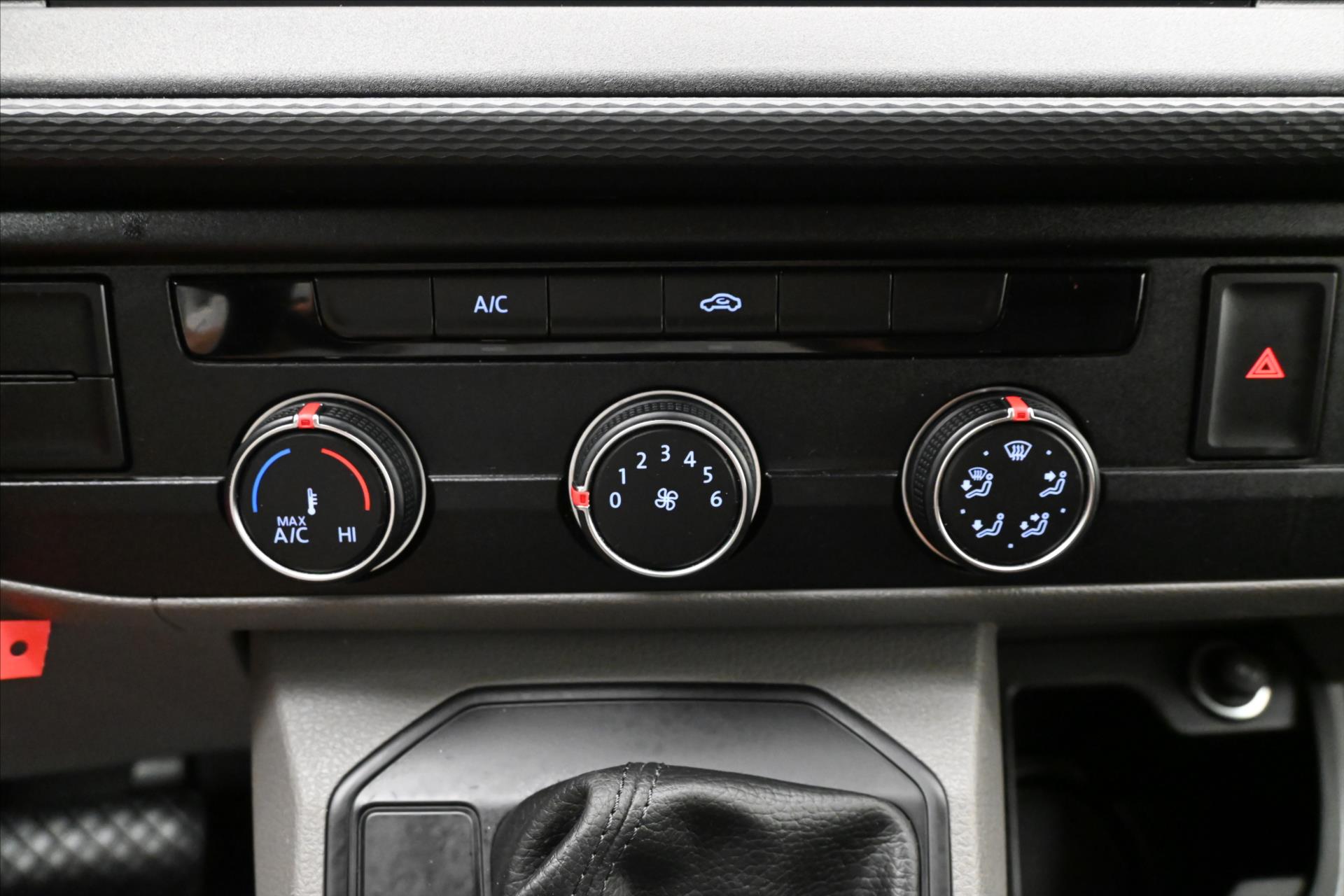 Hlavní fotografie vozu Volkswagen Transporter 2,0 TDI 110 kW DSG Záruka až 5 let (20)