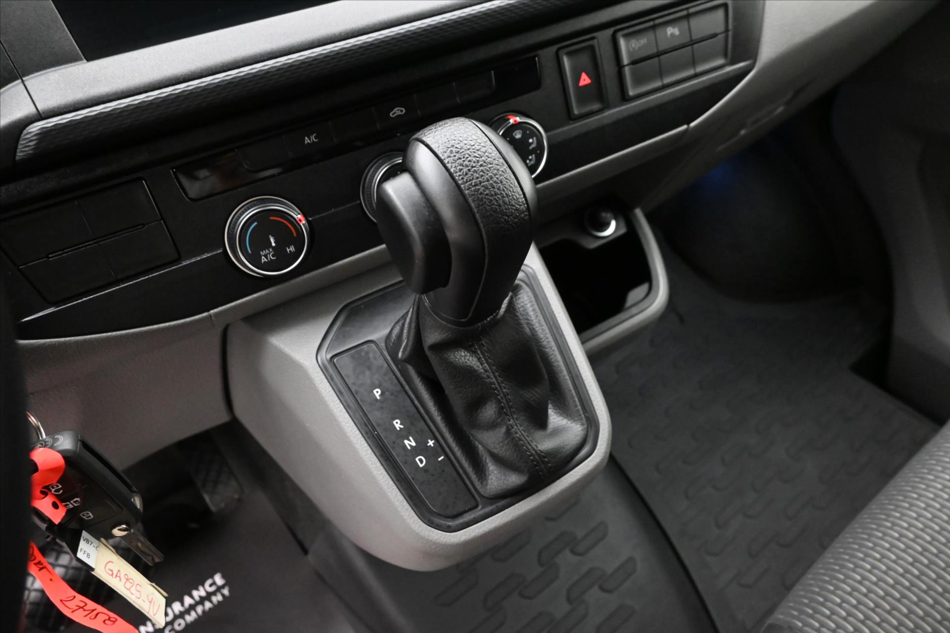 Hlavní fotografie vozu Volkswagen Transporter 2,0 TDI 110 kW DSG Záruka až 5 let (21)