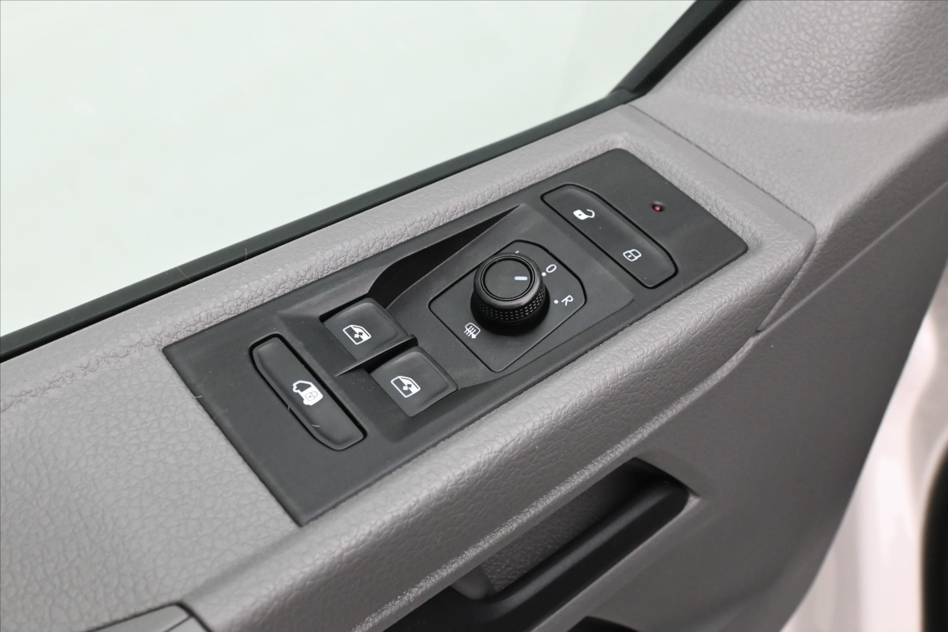 Hlavní fotografie vozu Volkswagen Transporter 2,0 TDI 110 kW DSG Záruka až 5 let (24)
