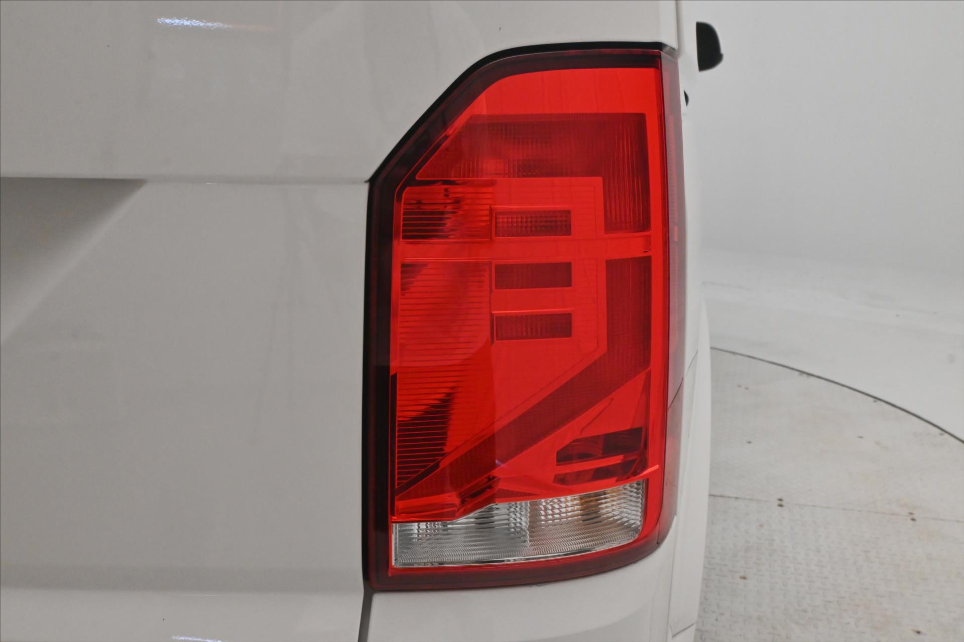 Hlavní fotografie vozu Volkswagen Transporter 2,0 TDI 110 kW DSG Záruka až 5 let (28)