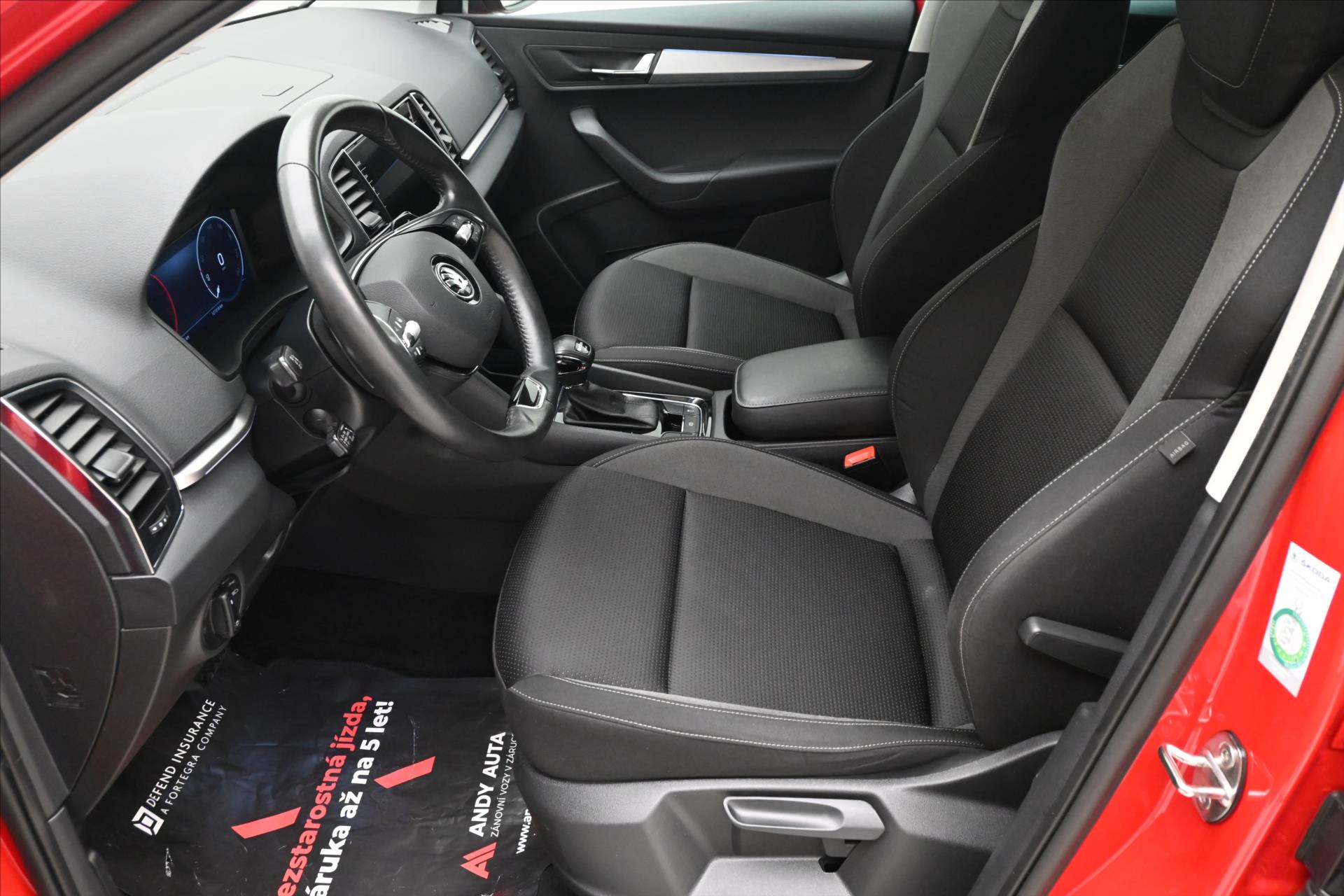 Hlavní fotografie vozu Škoda Karoq 2,0 TDI 110 kW DSG 4X4 TOUR Záruka až 5 let (14)