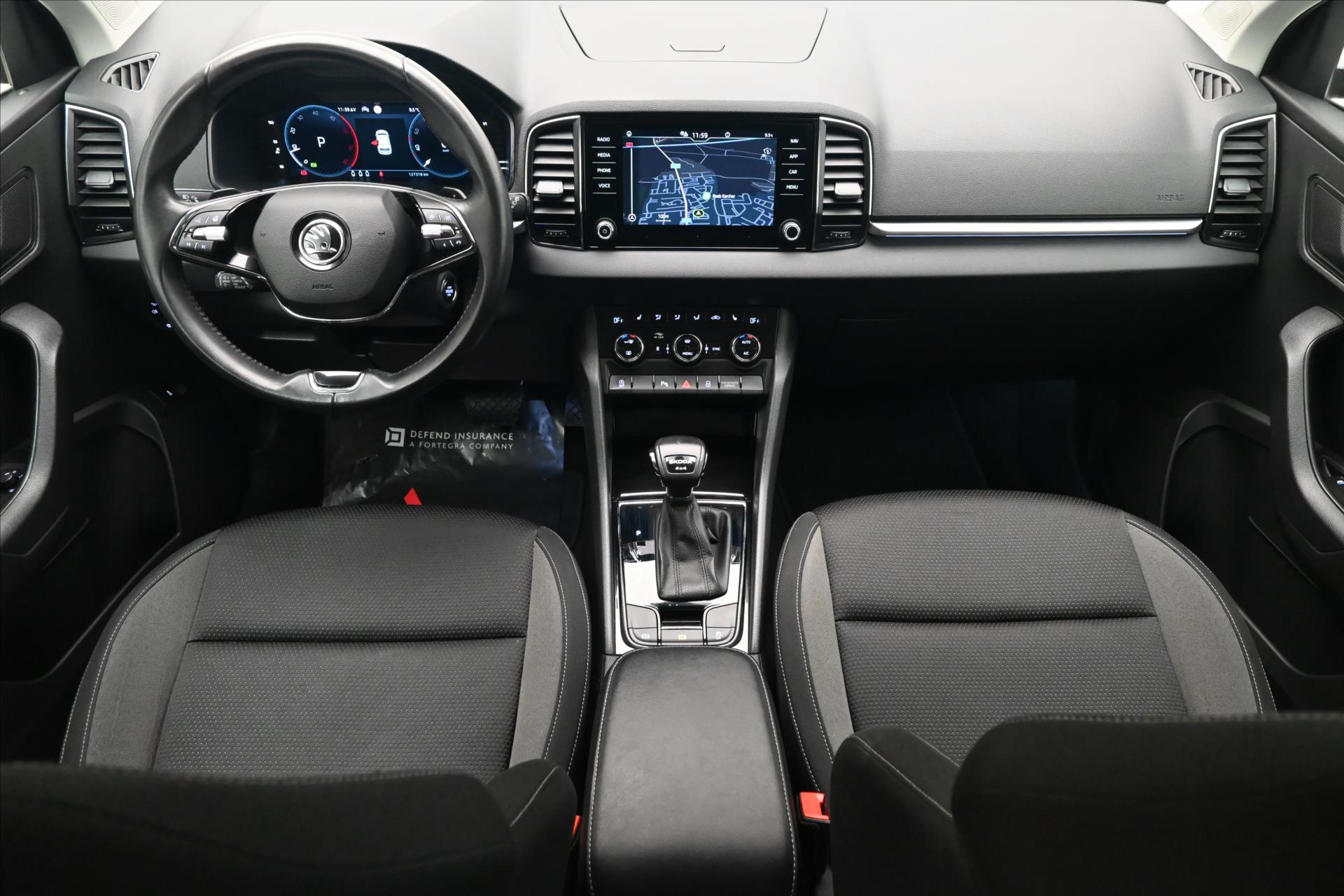 Hlavní fotografie vozu Škoda Karoq 2,0 TDI 110 kW DSG 4X4 TOUR Záruka až 5 let (16)