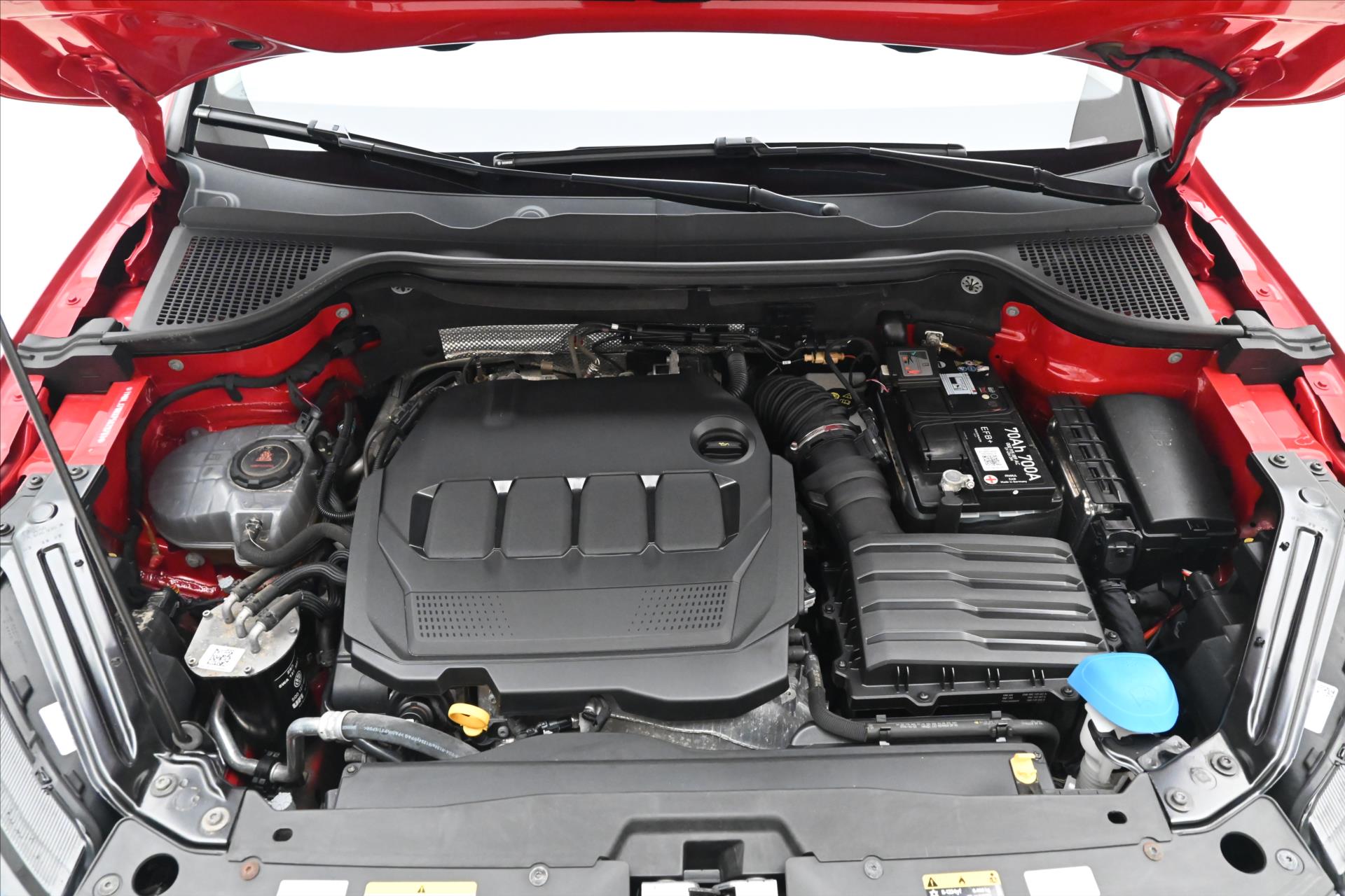 Hlavní fotografie vozu Škoda Karoq 2,0 TDI 110 kW DSG 4X4 TOUR Záruka až 5 let (10)