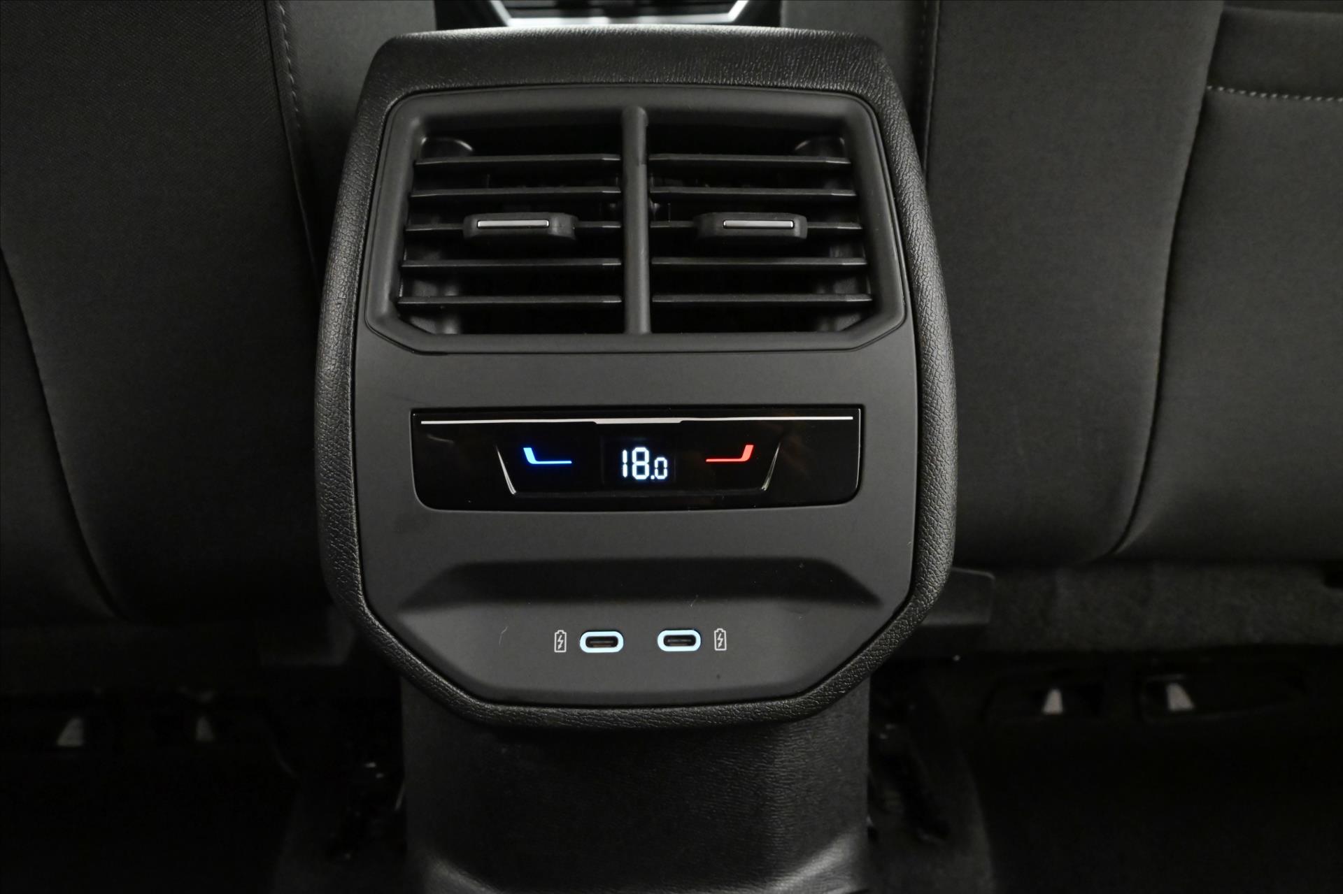 Hlavní fotografie vozu Seat Leon 2,0 TDI 110kW DSG STYLE Záruka až 5 let (22)
