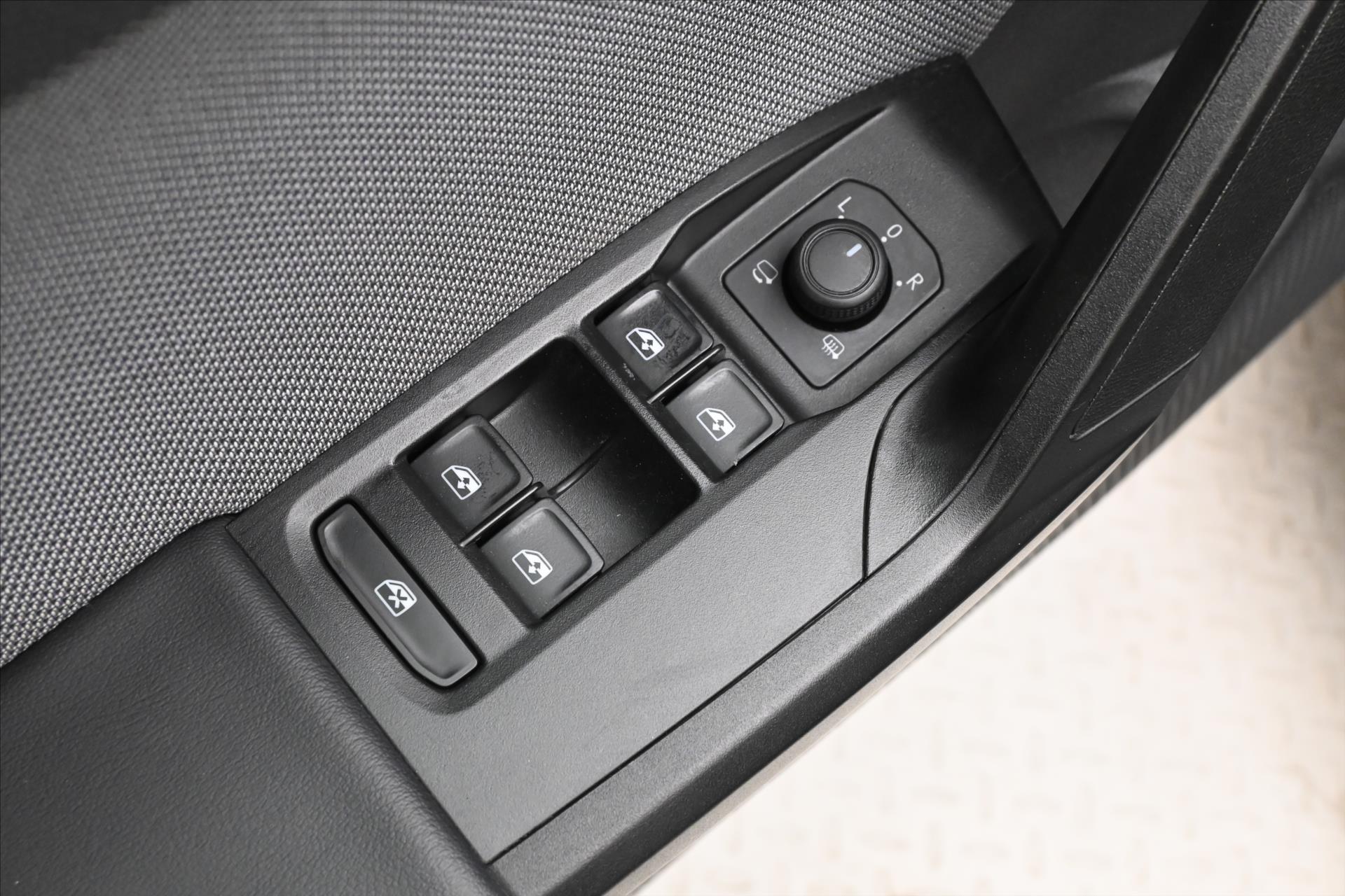 Hlavní fotografie vozu Seat Leon 2,0 TDI 110kW DSG STYLE Záruka až 5 let (26)