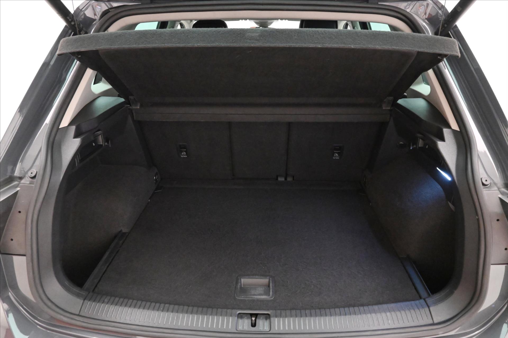 Main photo of the car Volkswagen Tiguan 2.0 TDI 110kW DSG Life Warranty up to 5 years (10)