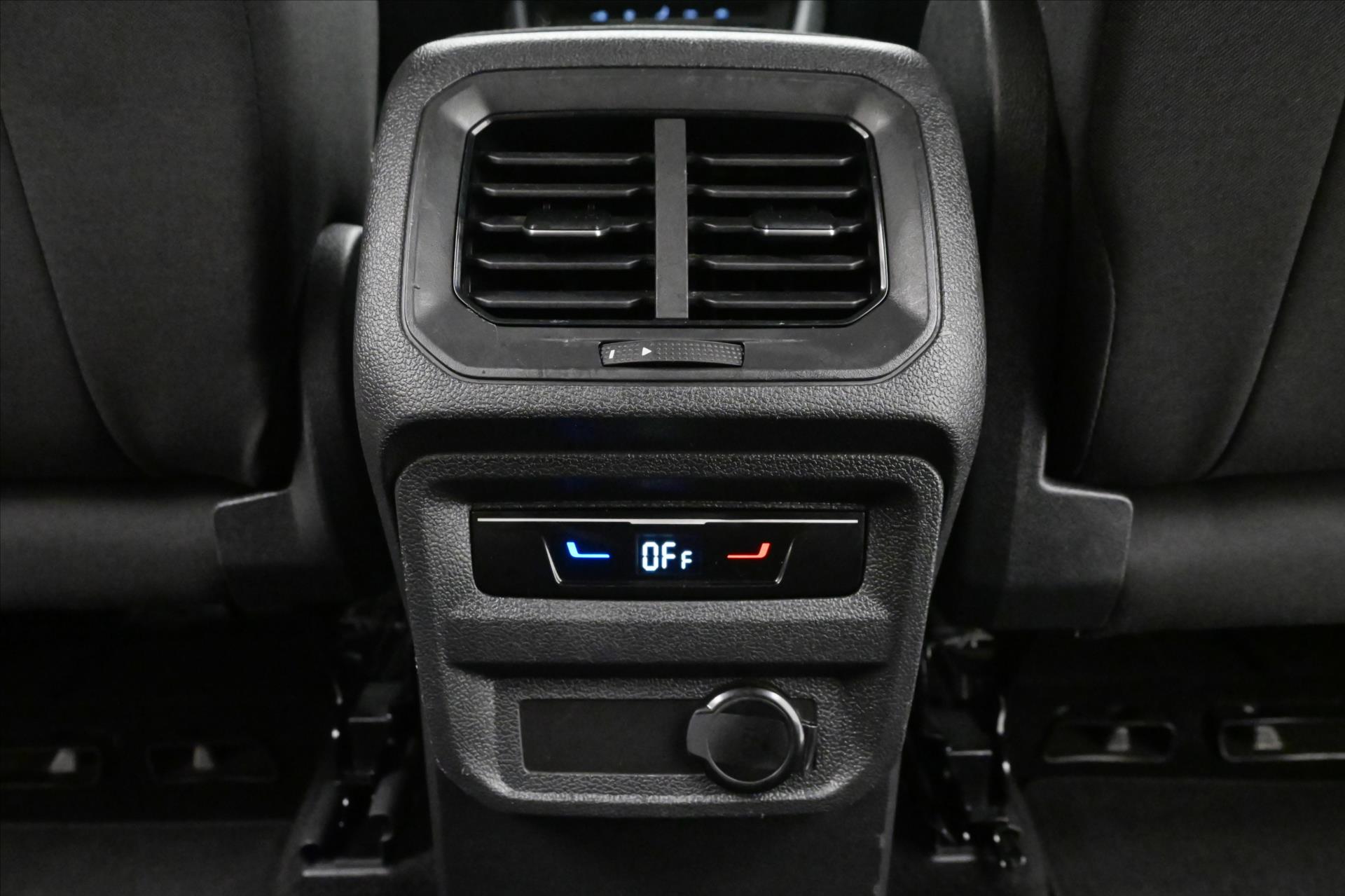 Main photo of the car Volkswagen Tiguan 2.0 TDI 110kW DSG Life Warranty up to 5 years (22)