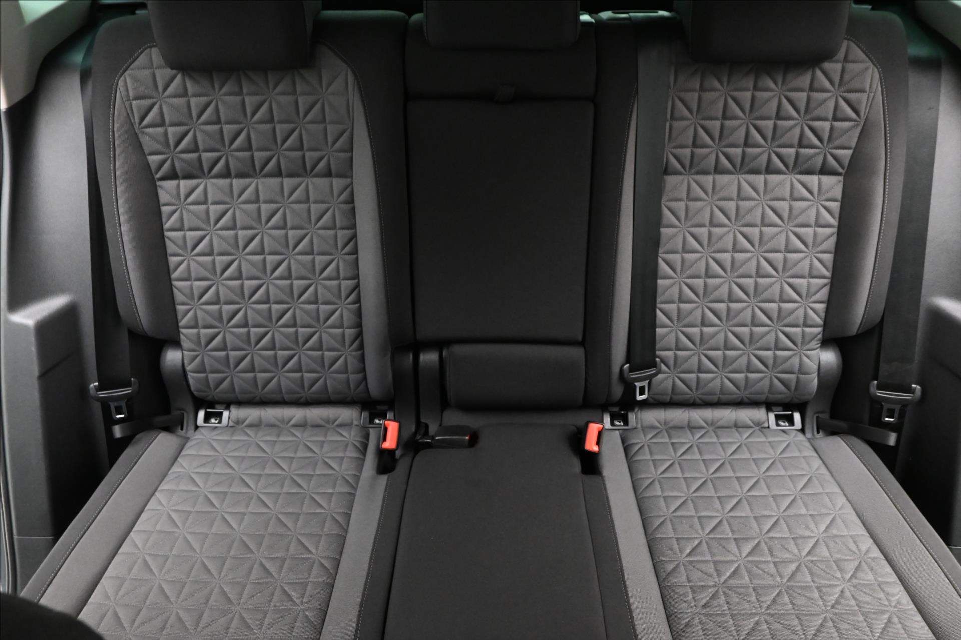 Main photo of the car Volkswagen Tiguan 2.0 TDI 110kW DSG Life Warranty up to 5 years (29)