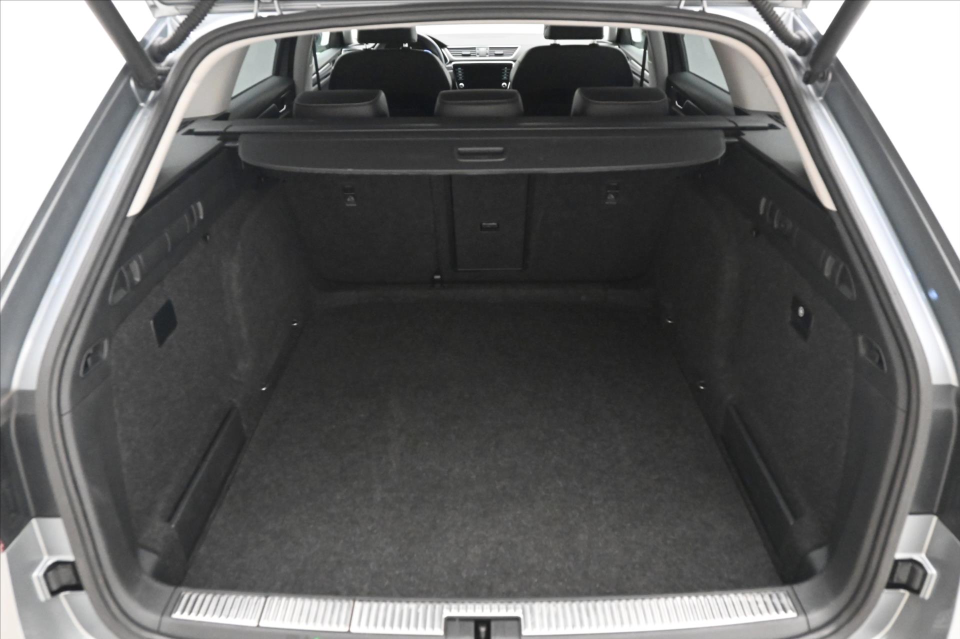 Hlavní fotografie vozu Škoda Superb 2,0 TDI 110 kW DSG Style Záruka až 5 let (10)