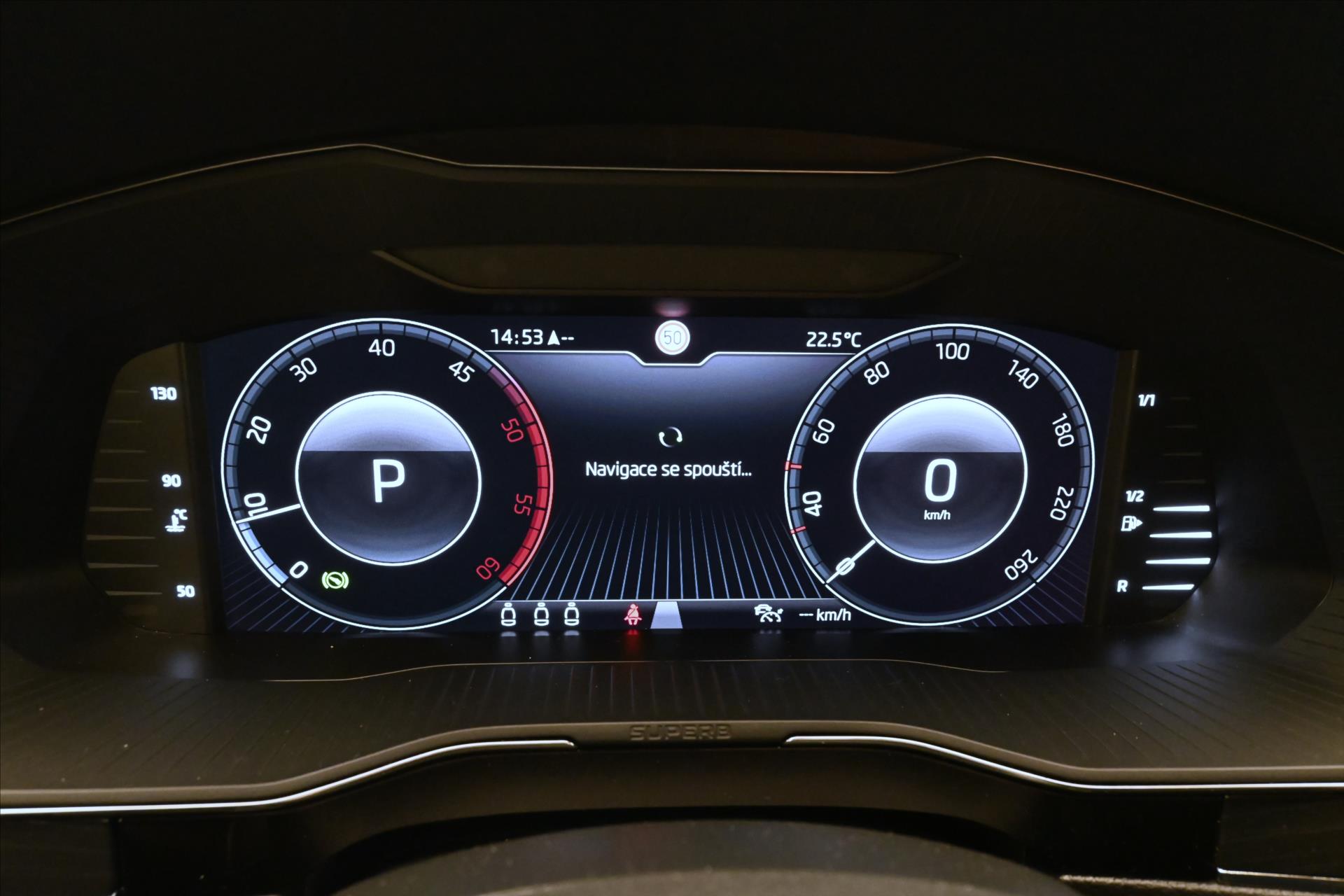 Hlavní fotografie vozu Škoda Superb 2,0 TDI 110 kW DSG Style Záruka až 5 let (16)