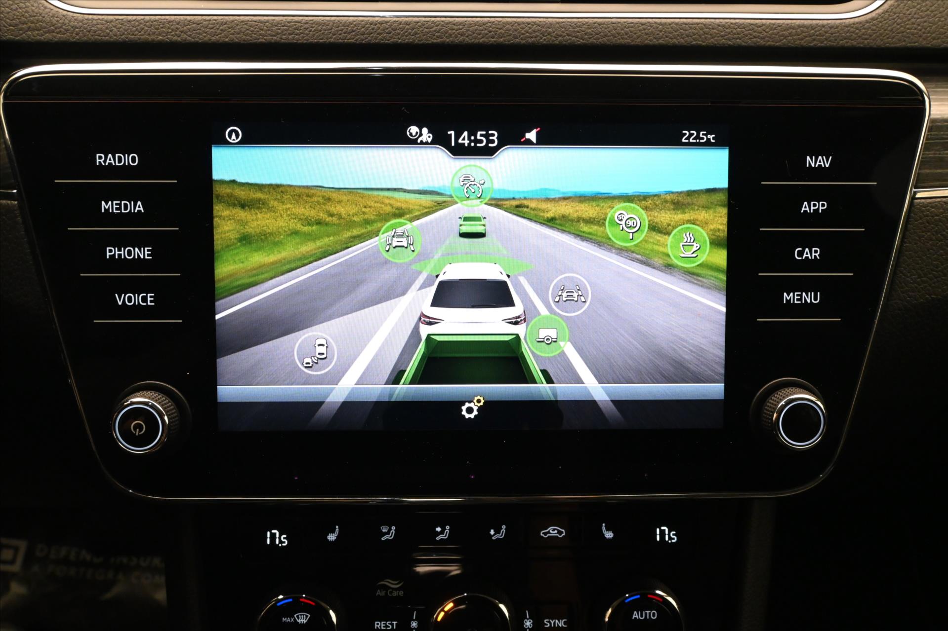 Hlavní fotografie vozu Škoda Superb 2,0 TDI 110 kW DSG Style Záruka až 5 let (19)