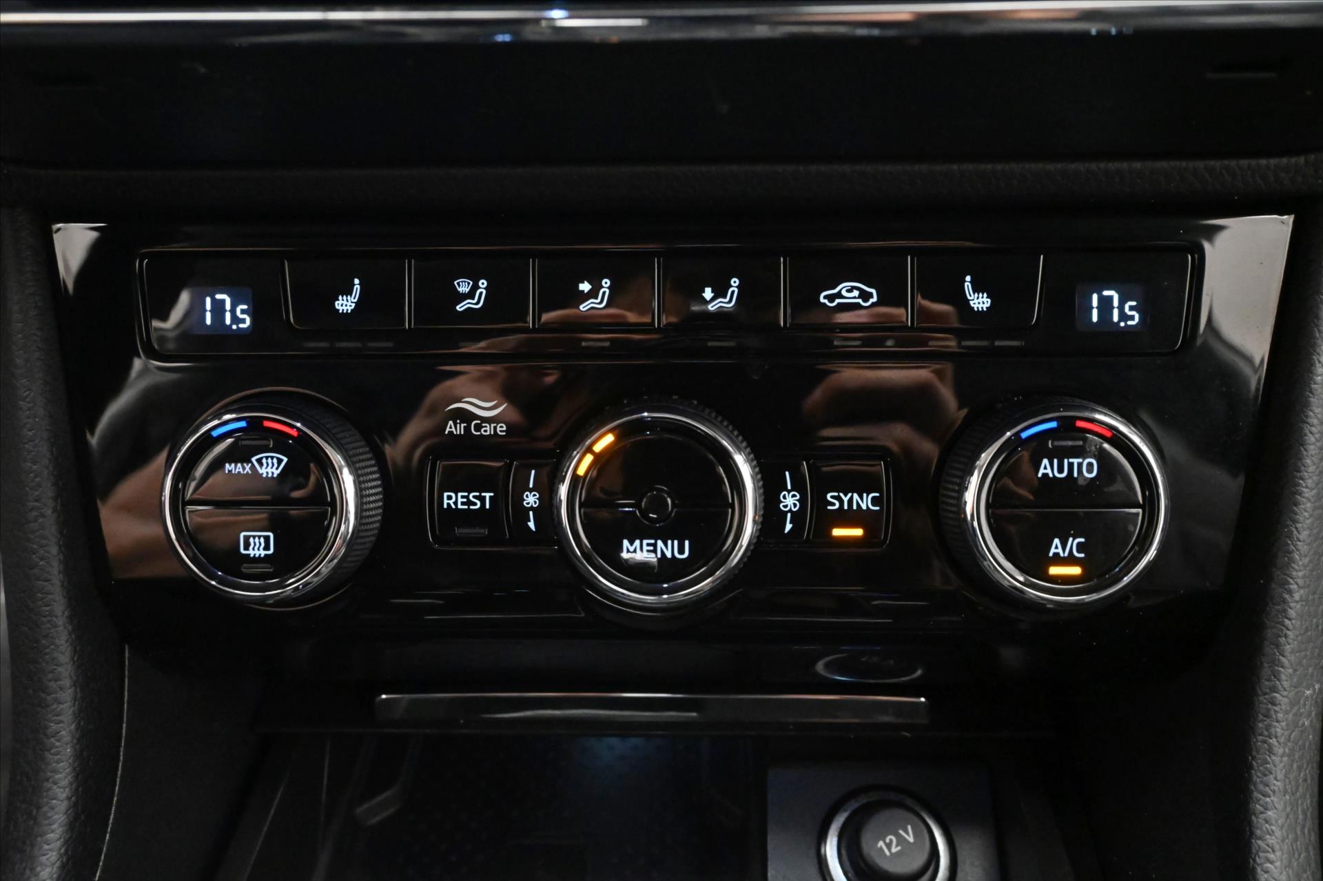 Hlavní fotografie vozu Škoda Superb 2,0 TDI 110 kW DSG Style Záruka až 5 let (21)
