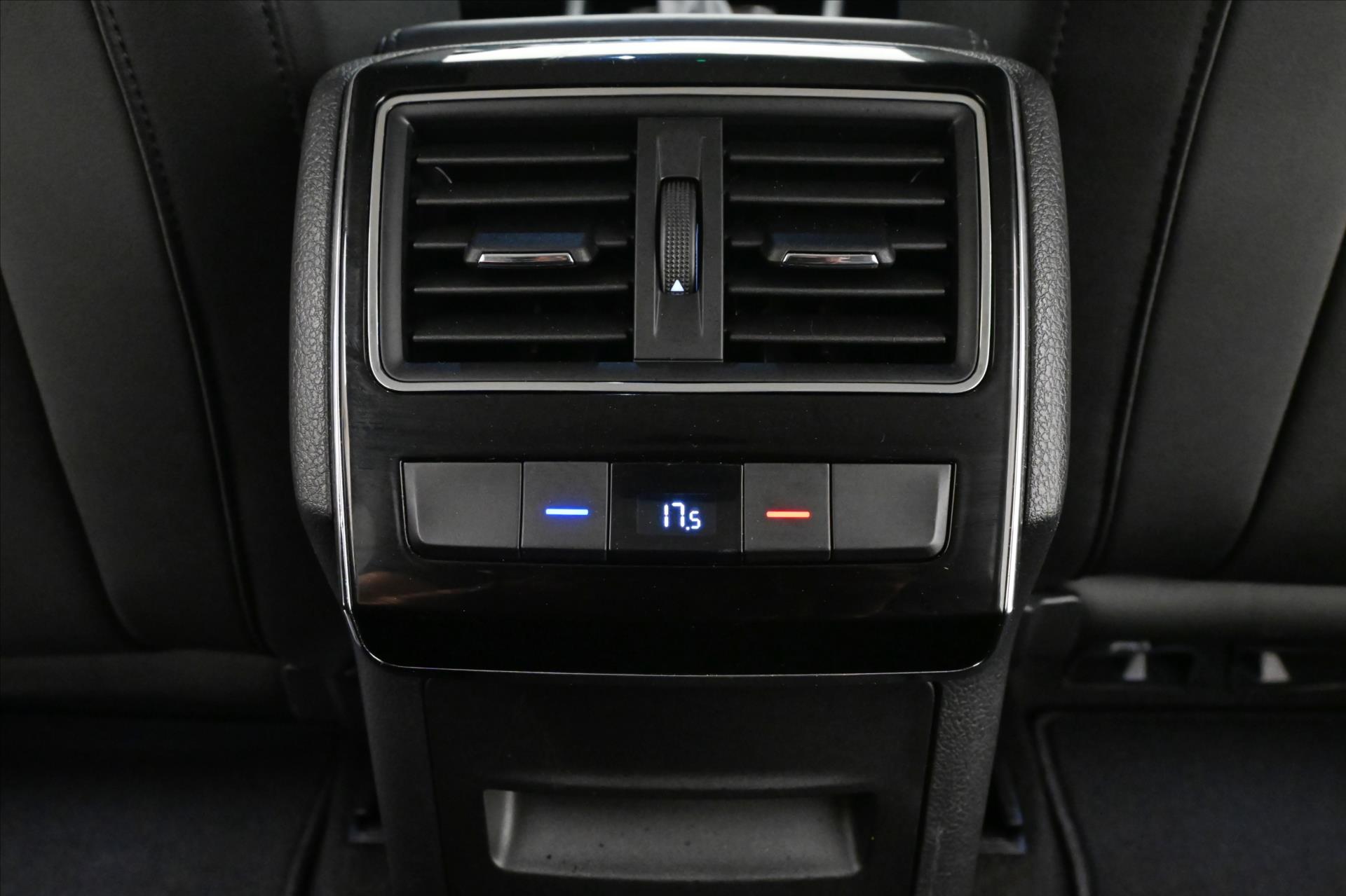 Hlavní fotografie vozu Škoda Superb 2,0 TDI 110 kW DSG Style Záruka až 5 let (22)