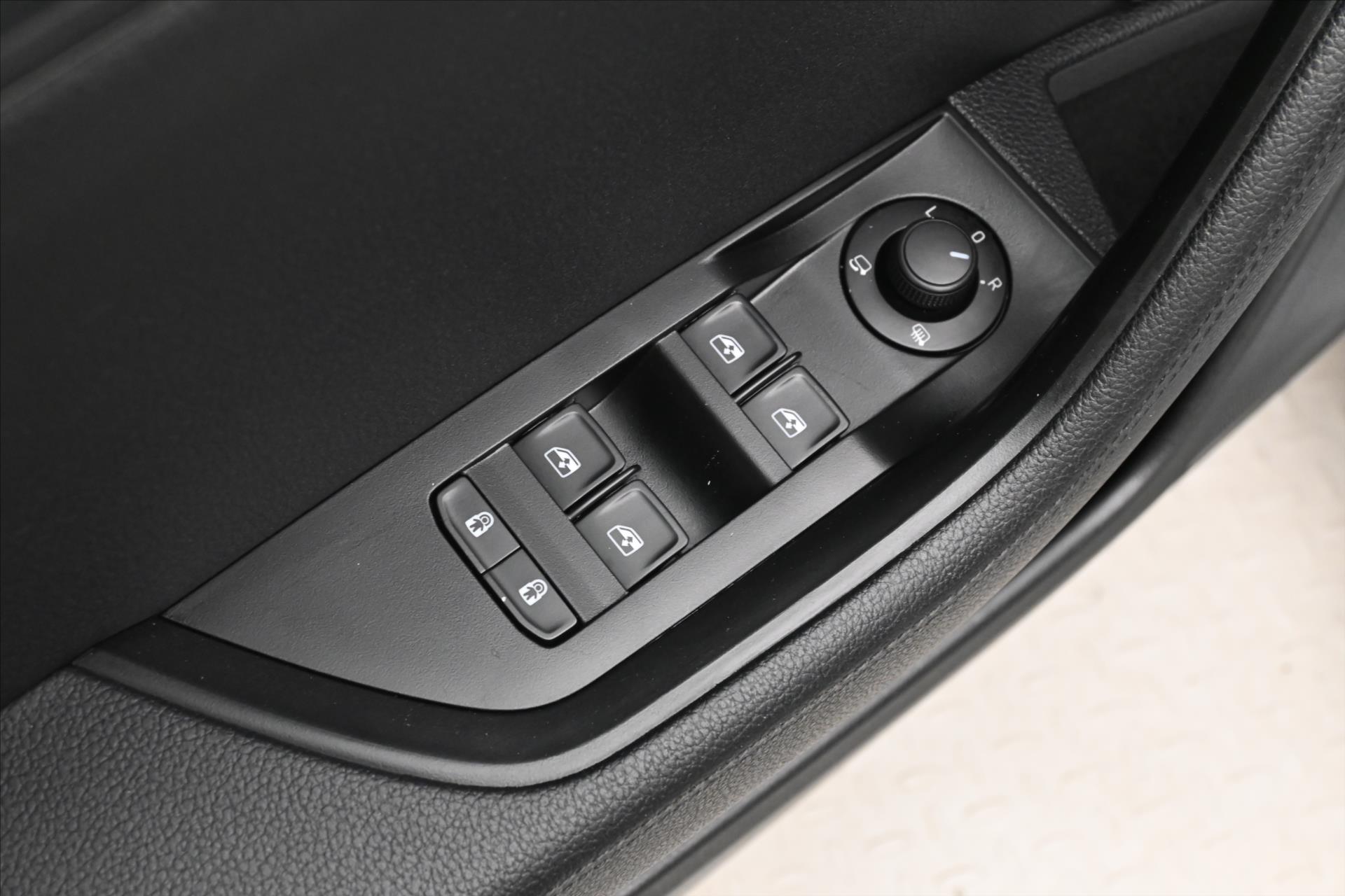 Hlavní fotografie vozu Škoda Superb 2,0 TDI 110 kW DSG Style Záruka až 5 let (26)