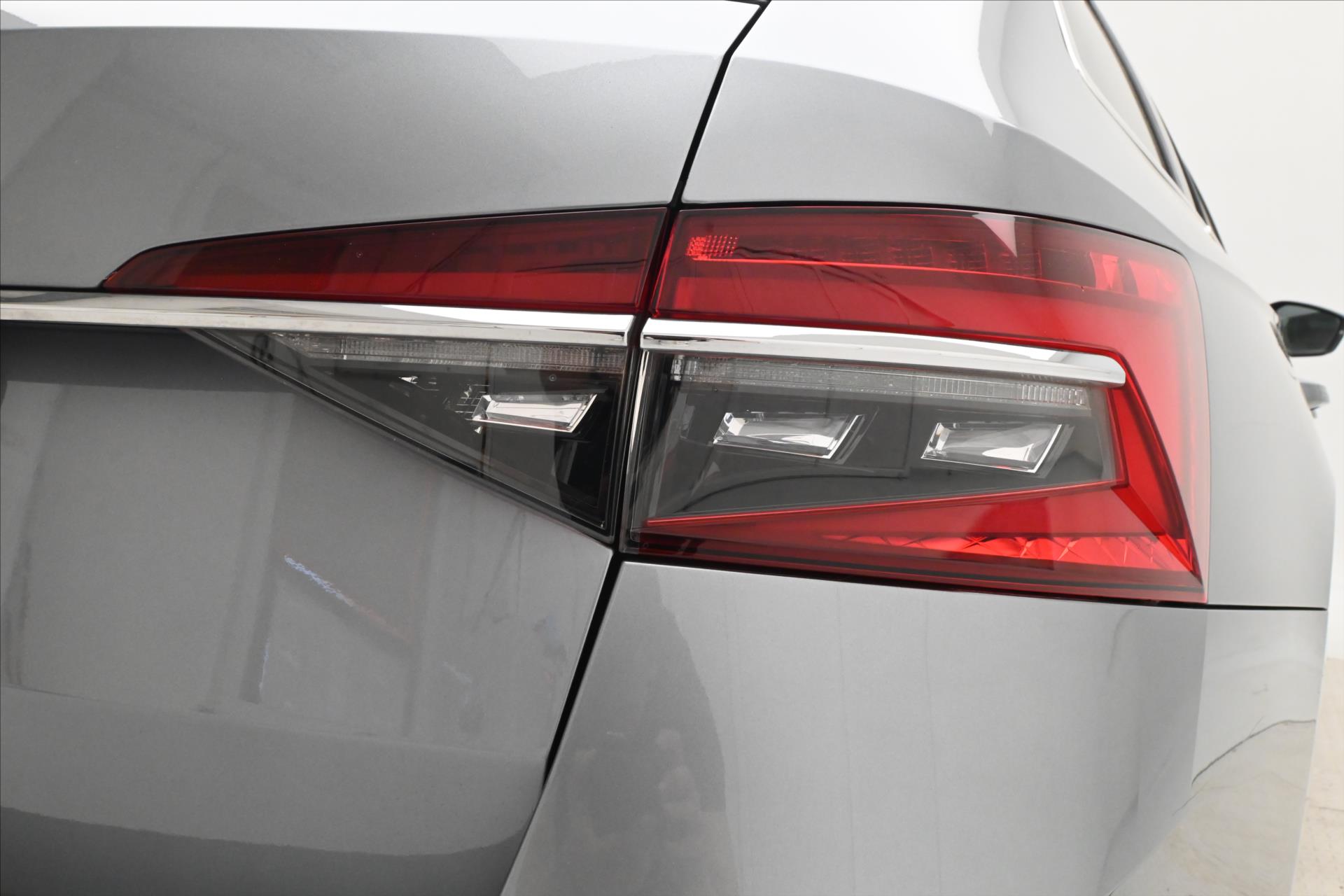 Hlavní fotografie vozu Škoda Superb 2,0 TDI 110 kW DSG Style Záruka až 5 let (32)