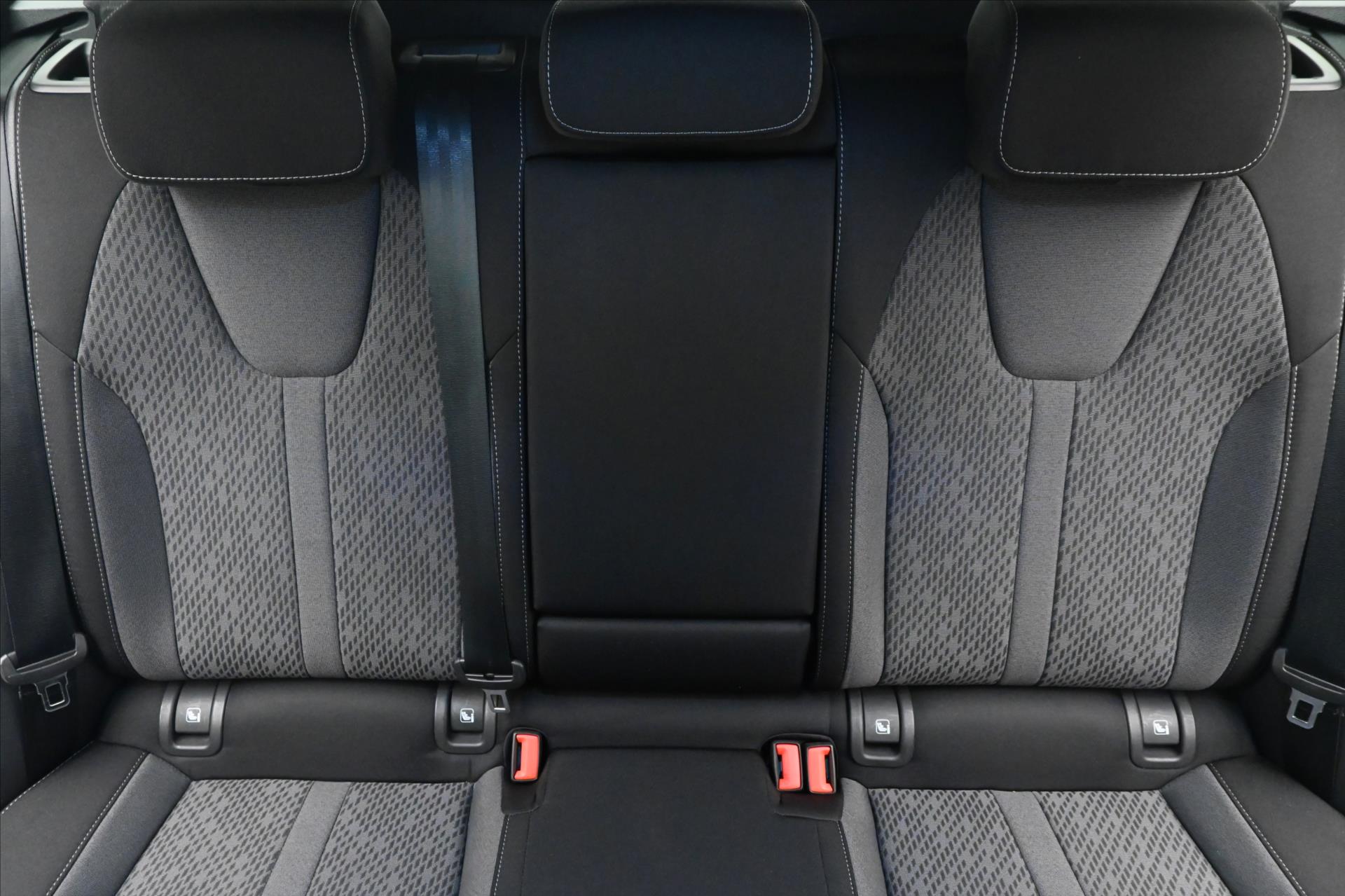 Hlavní fotografie vozu Škoda Octavia 2,0 TDI 110kW DSG Záruka až 5 let (28)