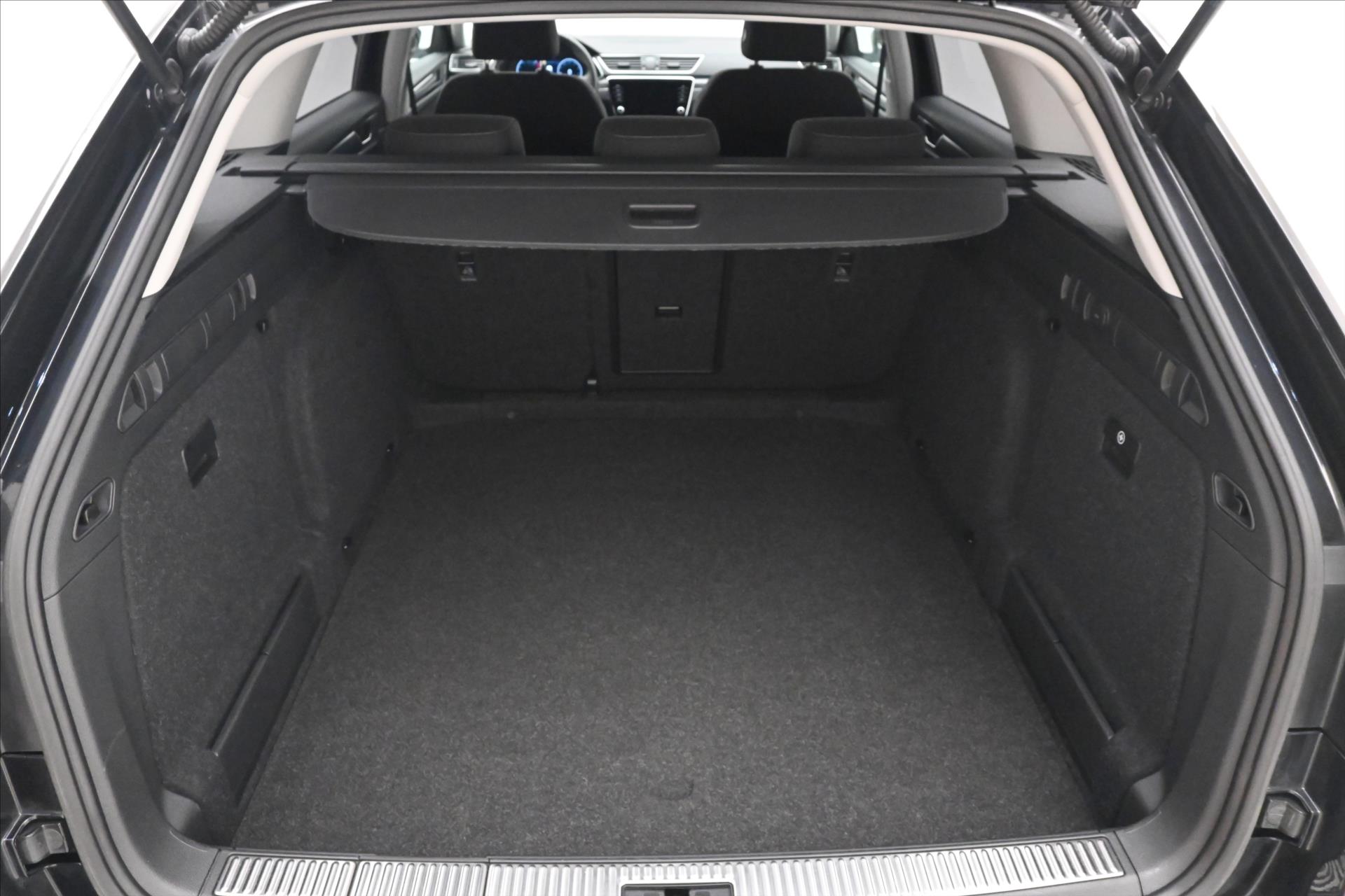 Main photo of the car Skoda Superb 2.0 TDI 110kW DSG Style Warranty up to 5 years (11)