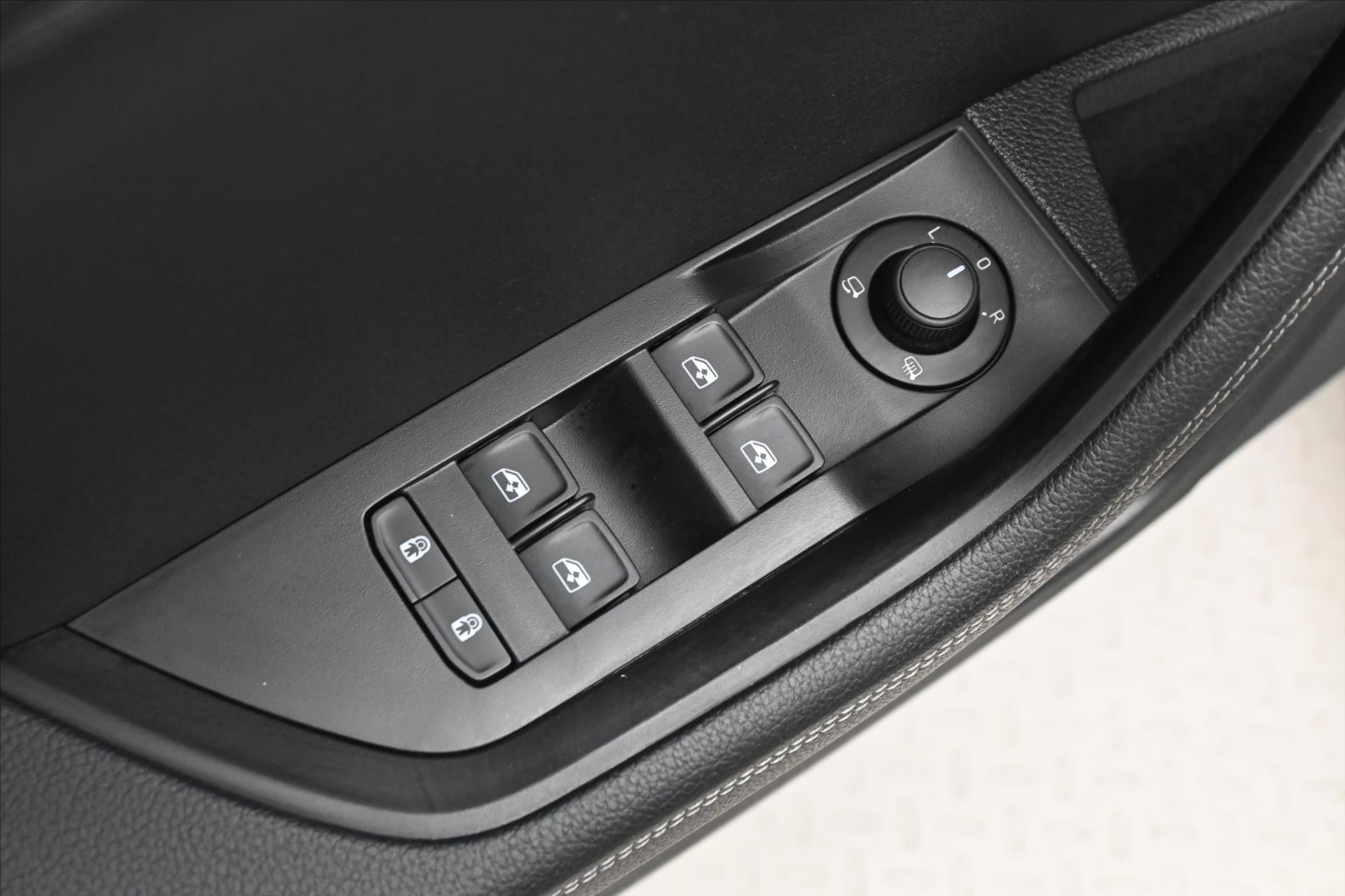 Main photo of the car Skoda Superb 2.0 TDI 110kW DSG Style Warranty up to 5 years (27)