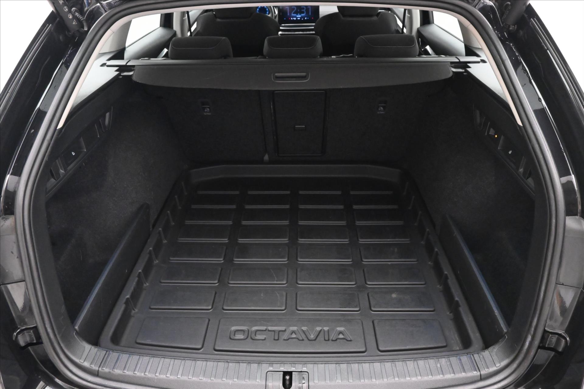 Hlavní fotografie vozu Škoda Octavia 2,0 TDI 110 kW DSG Style Záruka až 5 let (10)