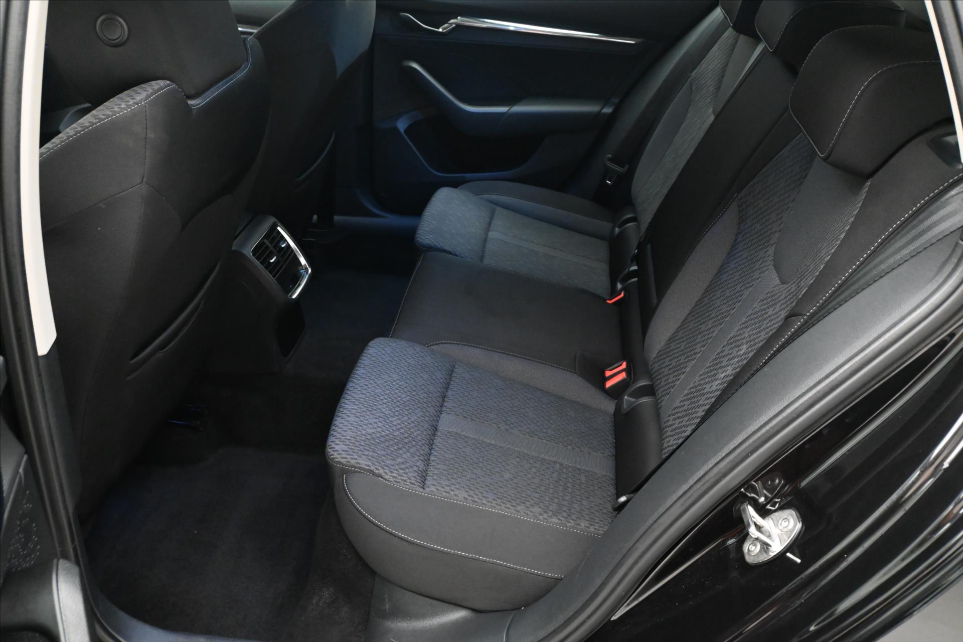 Hlavní fotografie vozu Škoda Octavia 2,0 TDI 110 kW DSG Style Záruka až 5 let (14)