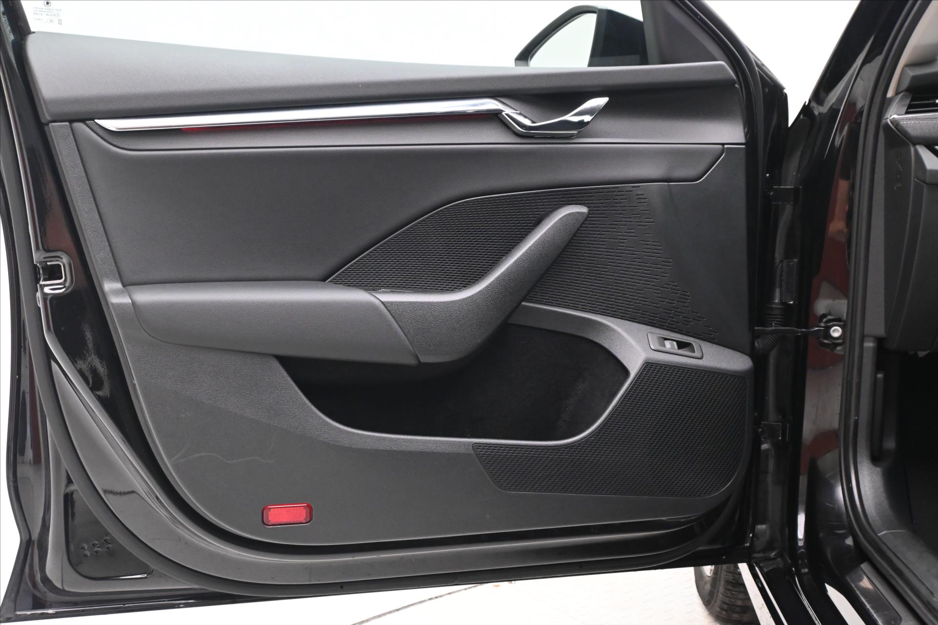 Hlavní fotografie vozu Škoda Octavia 2,0 TDI 110 kW DSG Style Záruka až 5 let (25)