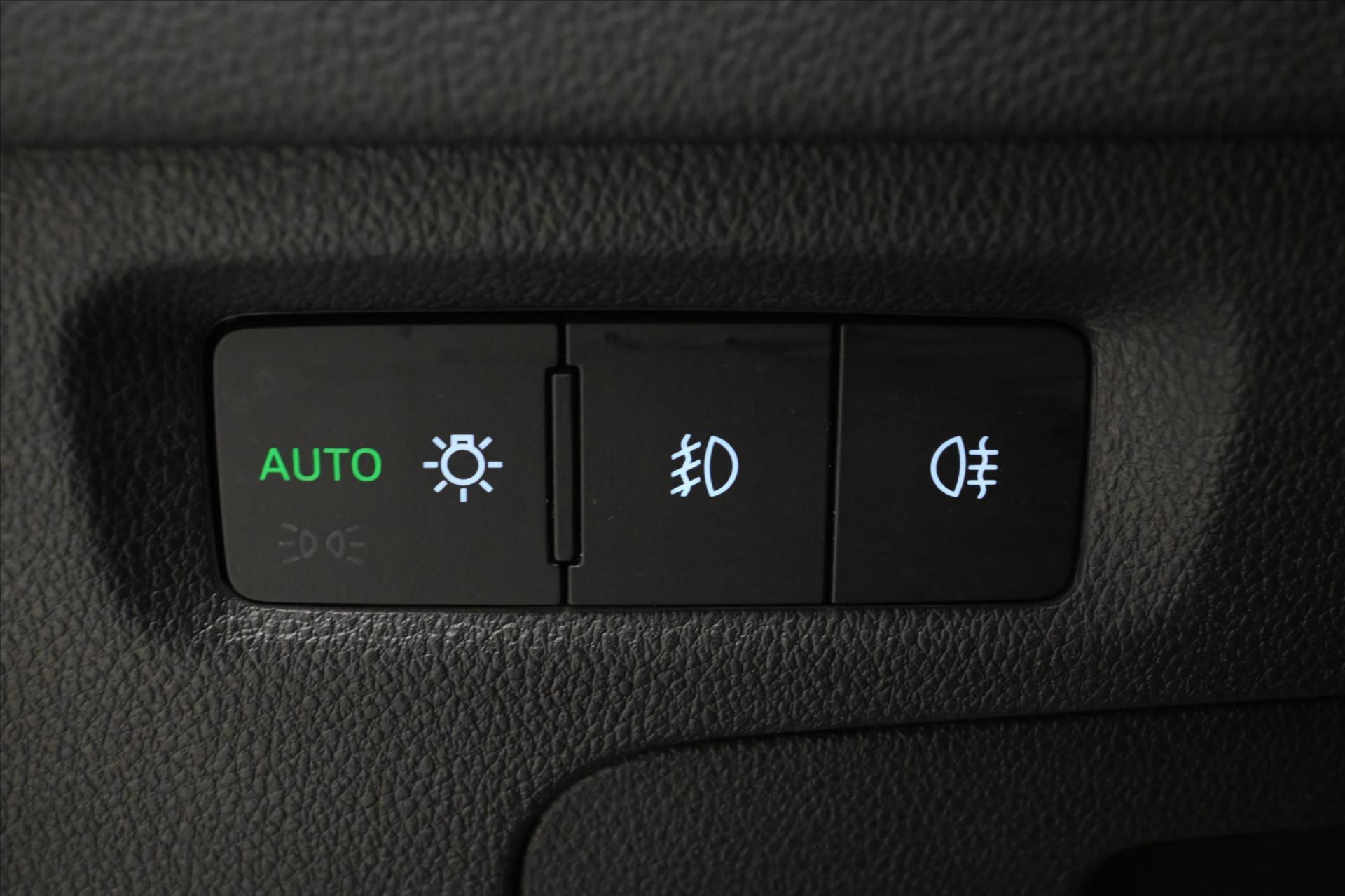 Hlavní fotografie vozu Škoda Octavia 2,0 TDI 110 kW DSG Style Záruka až 5 let (27)