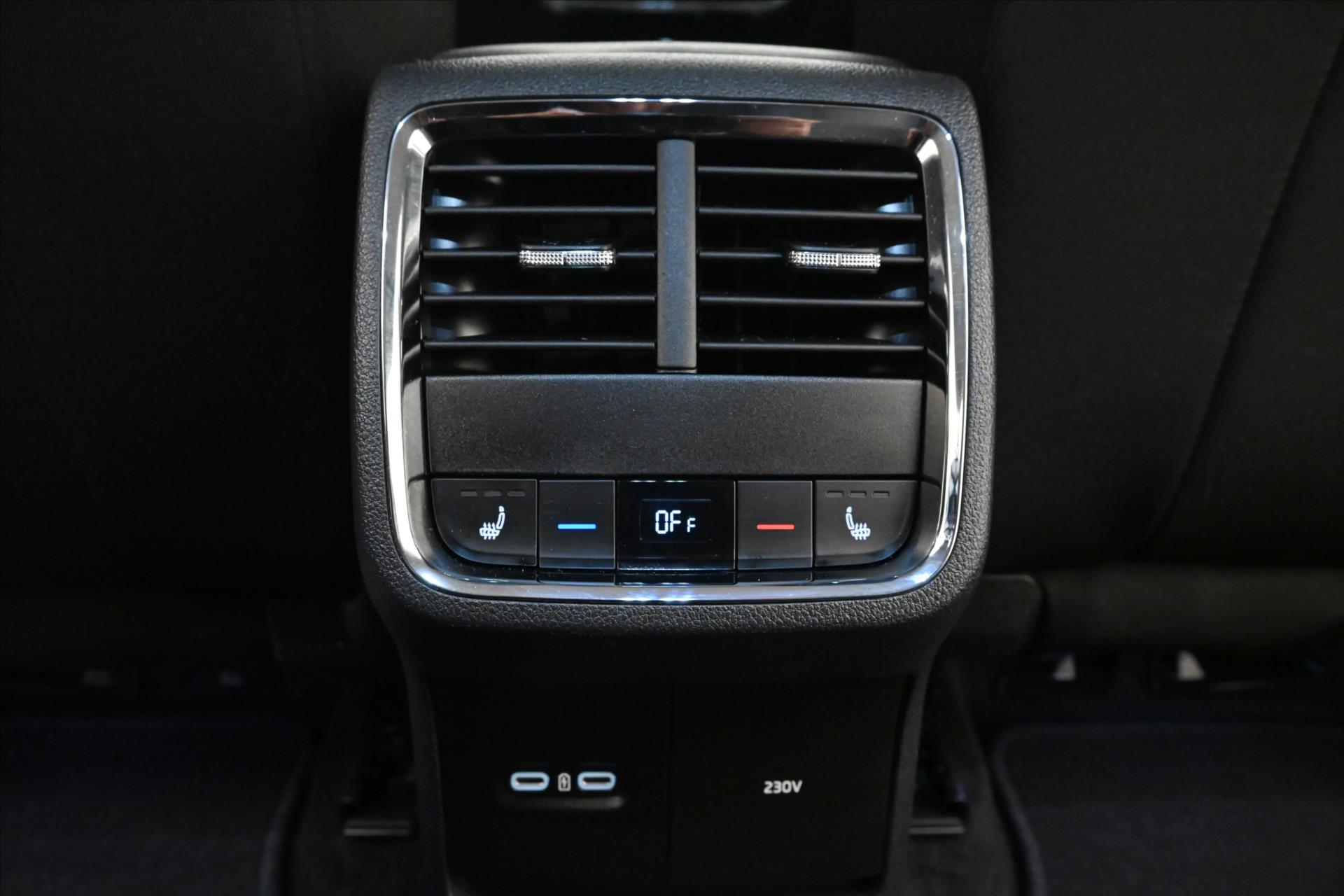 Hlavní fotografie vozu Škoda Octavia 2,0 TDI 110kW DSG Style Záruka až 5 let (22)