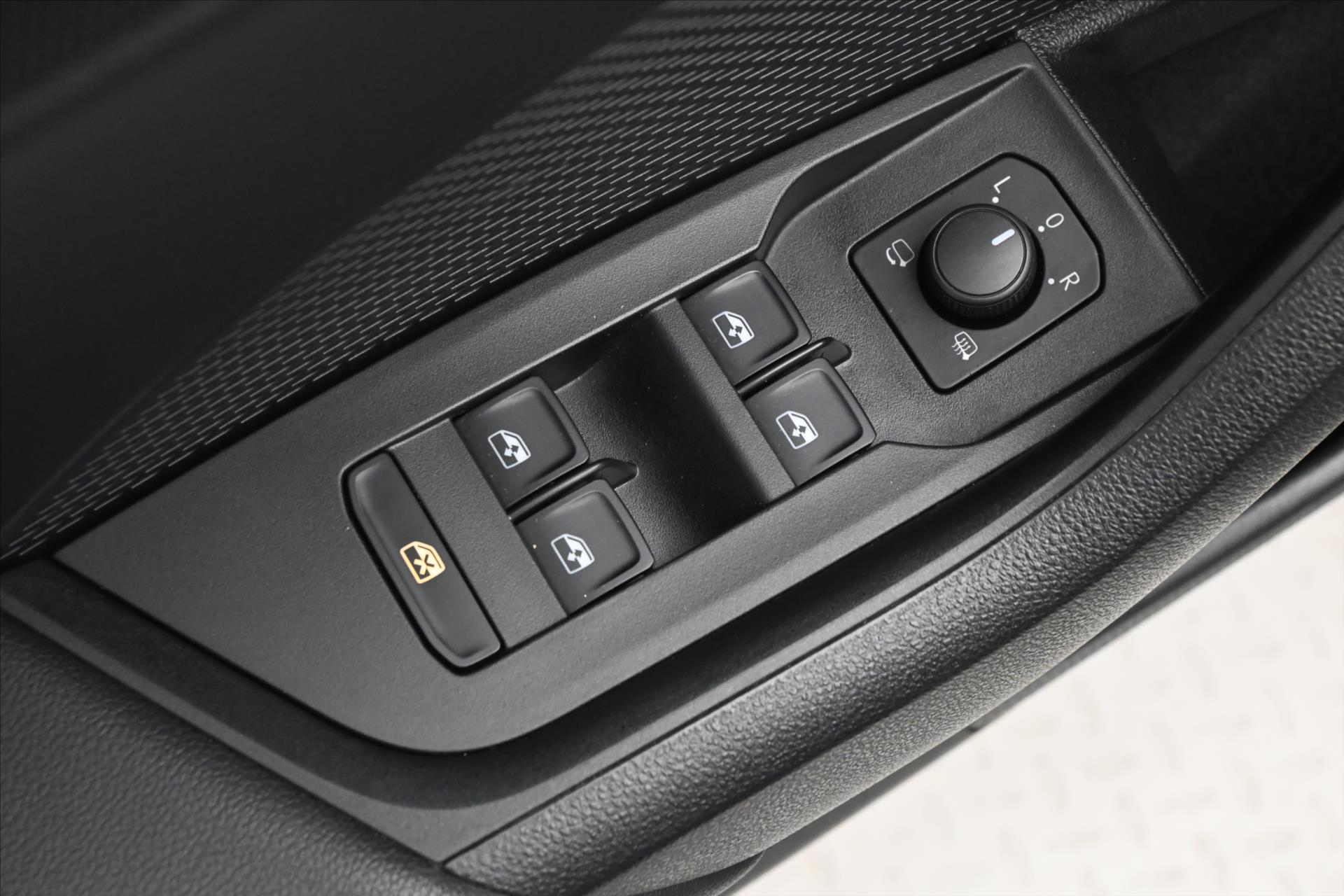 Hlavní fotografie vozu Škoda Octavia 2,0 TDI 110kW DSG Style Záruka až 5 let (26)