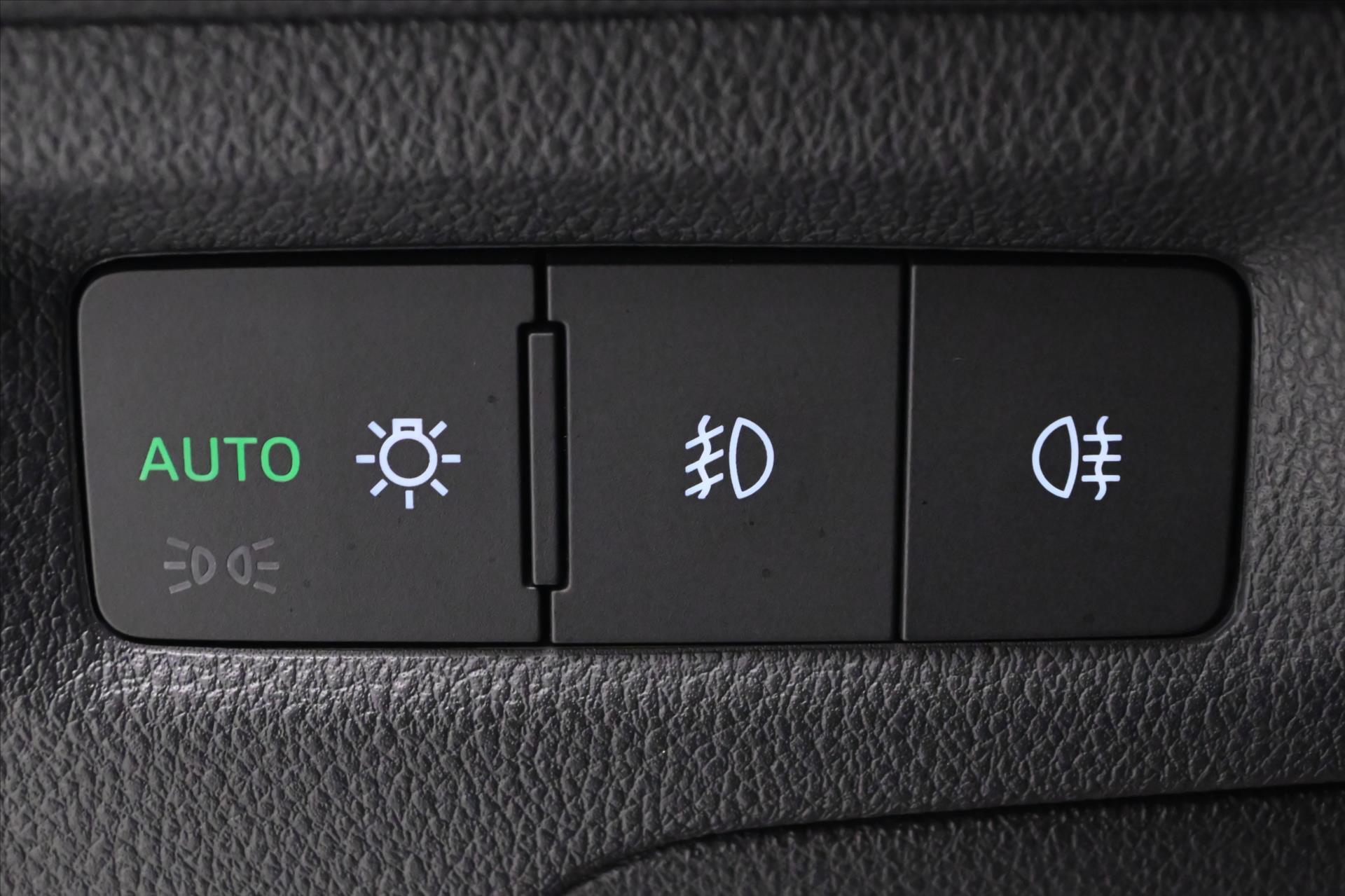 Hlavní fotografie vozu Škoda Octavia 2,0 TDI 110kW DSG Style Záruka až 5 let (27)